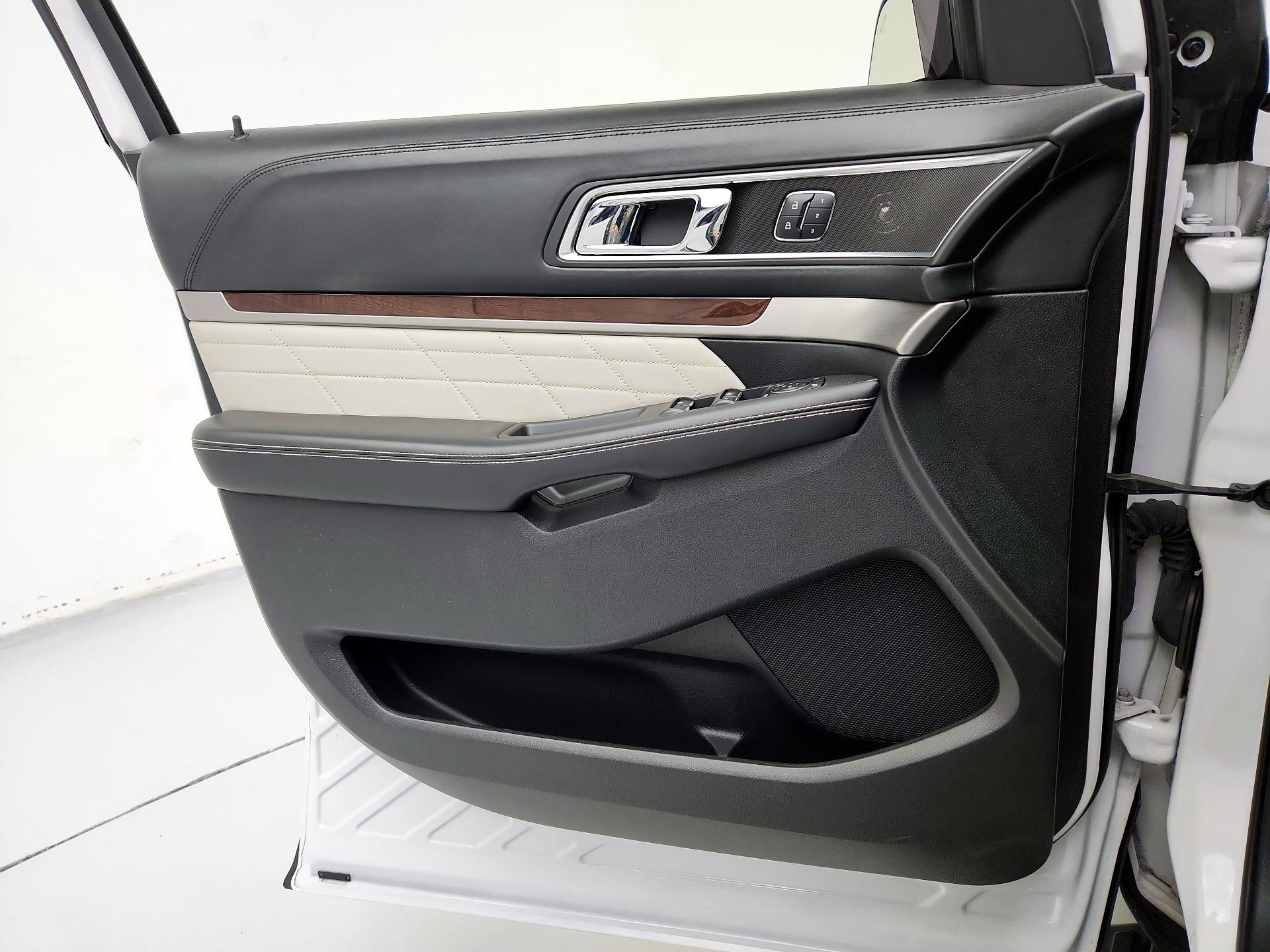 Thumbnail: 2017 Ford Explorer - 12