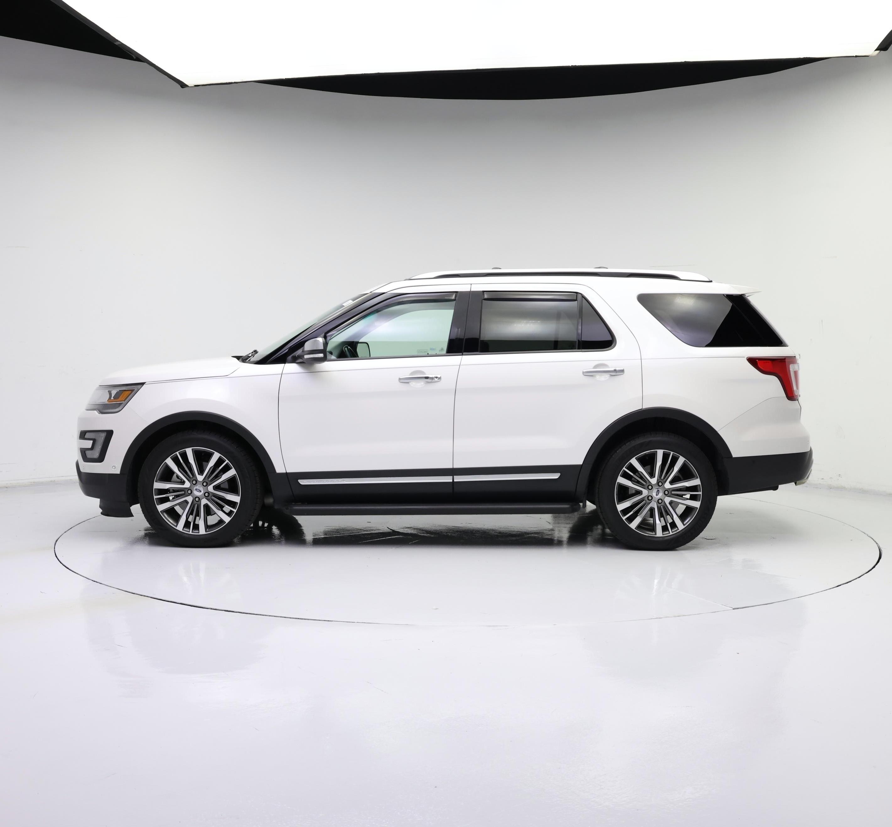 Thumbnail: 2017 Ford Explorer - 3