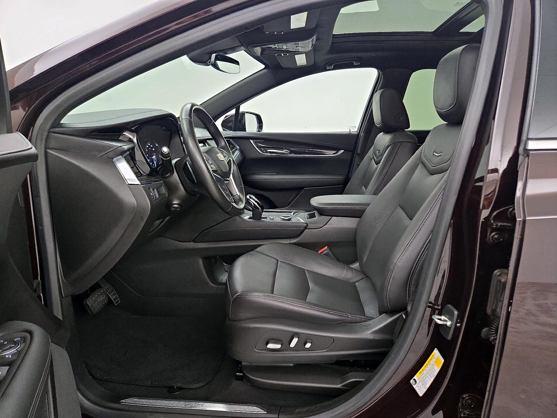 Thumbnail: 2021 Cadillac XT5 - 11