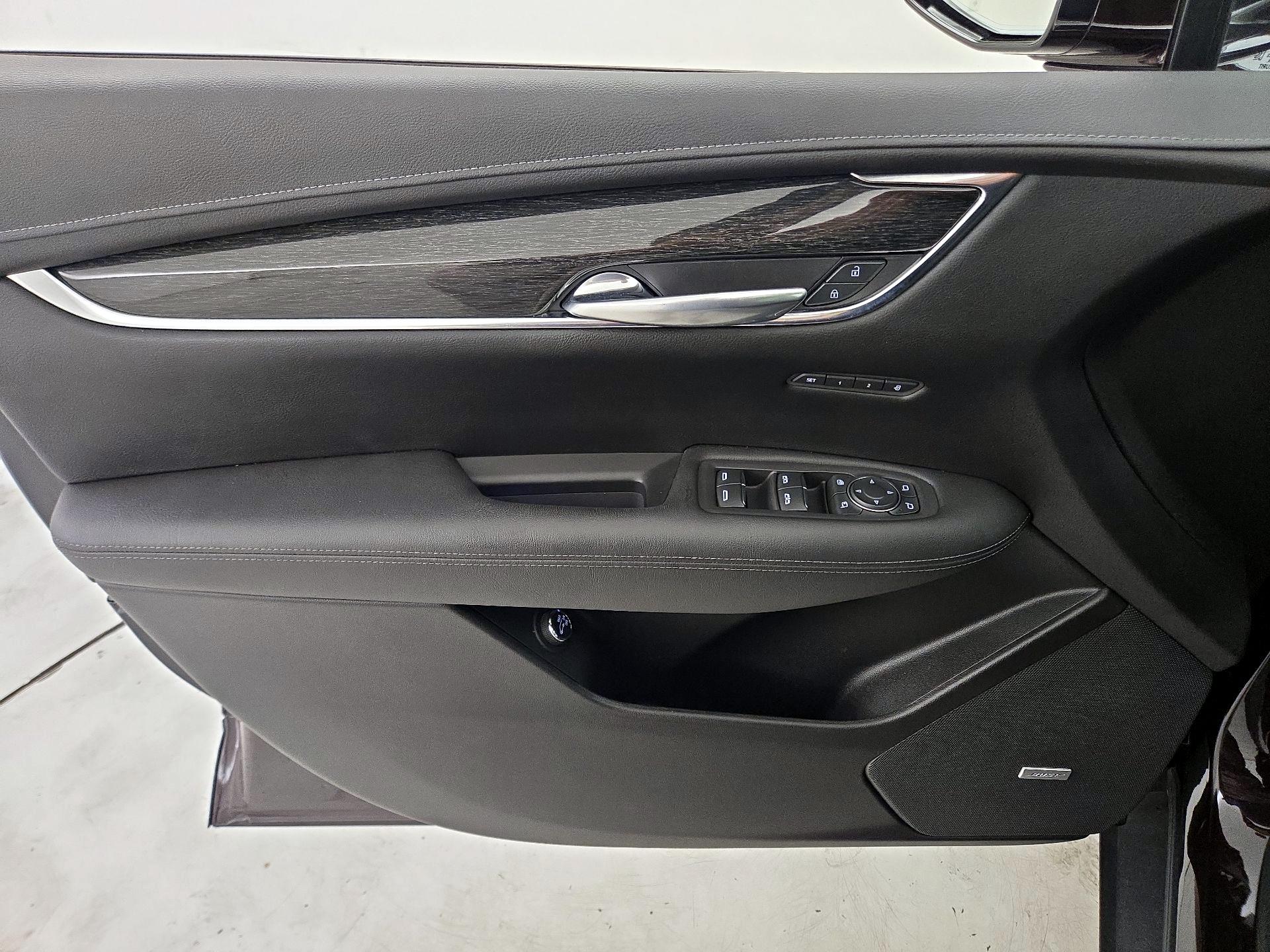 Thumbnail: 2021 Cadillac XT5 - 12