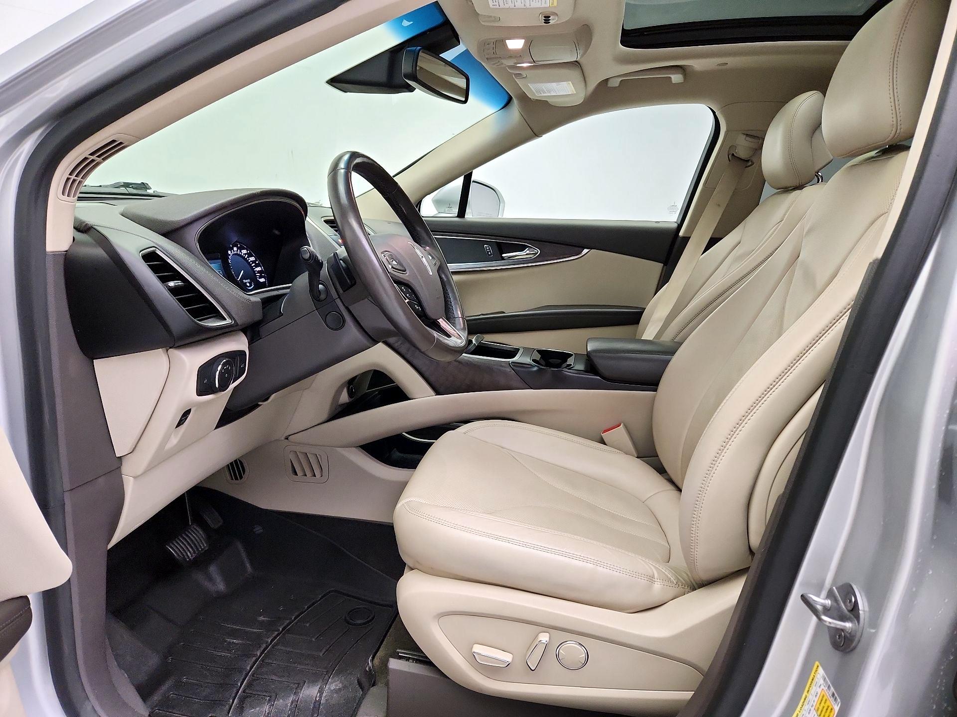 Thumbnail: 2016 Lincoln MKX - 11