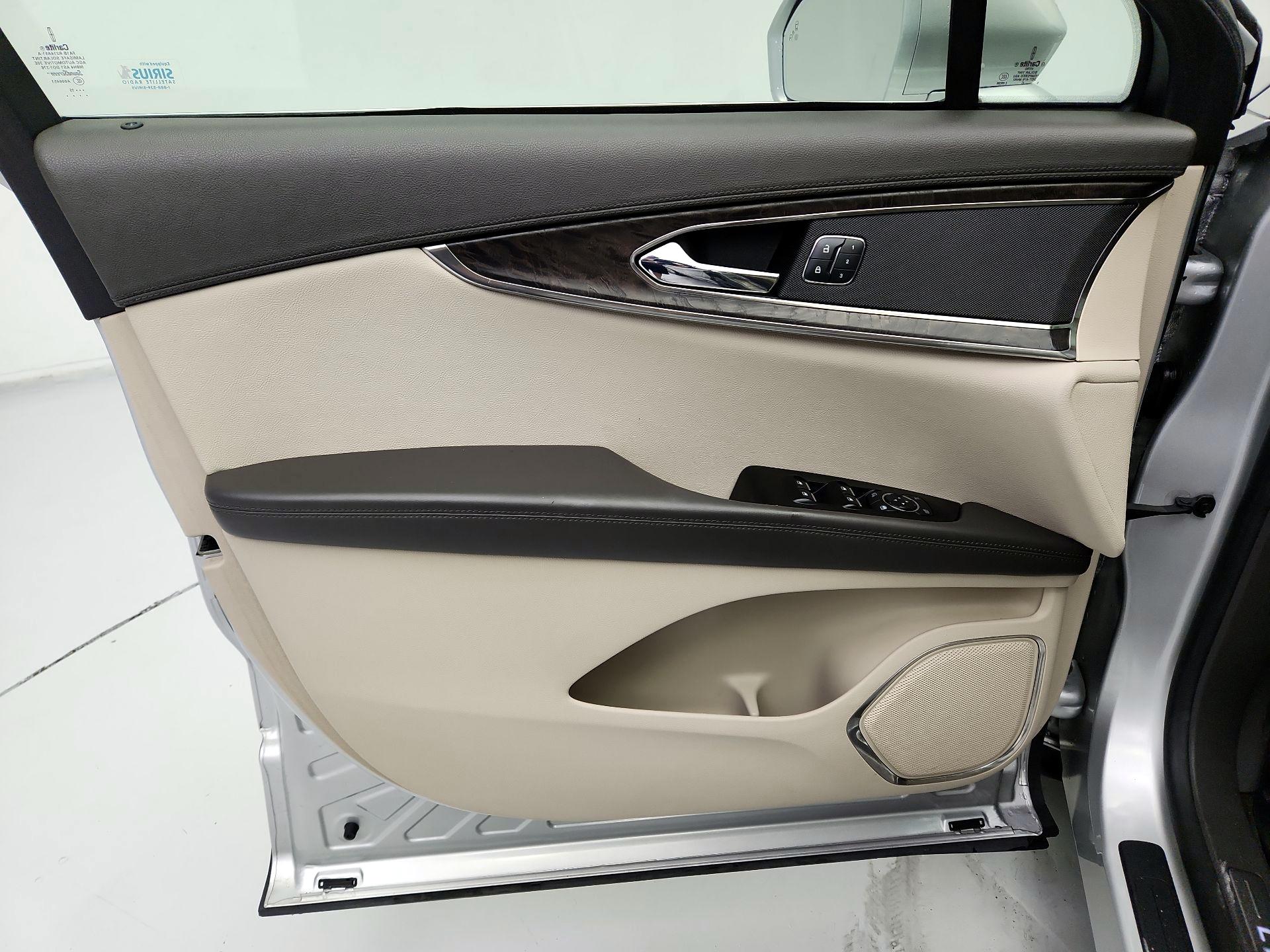 Thumbnail: 2016 Lincoln MKX - 12