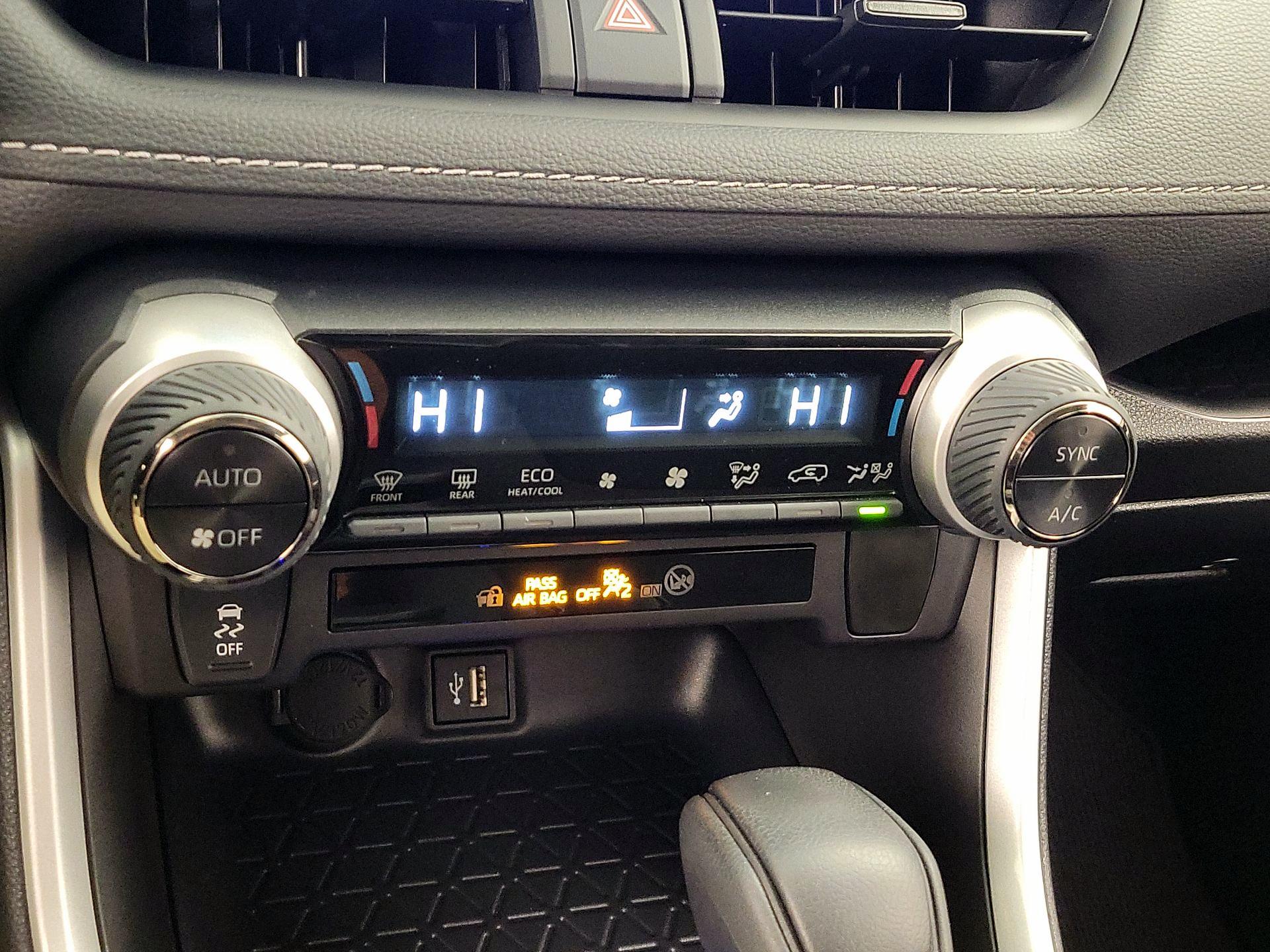 Thumbnail: 2025 Toyota RAV4 - 17