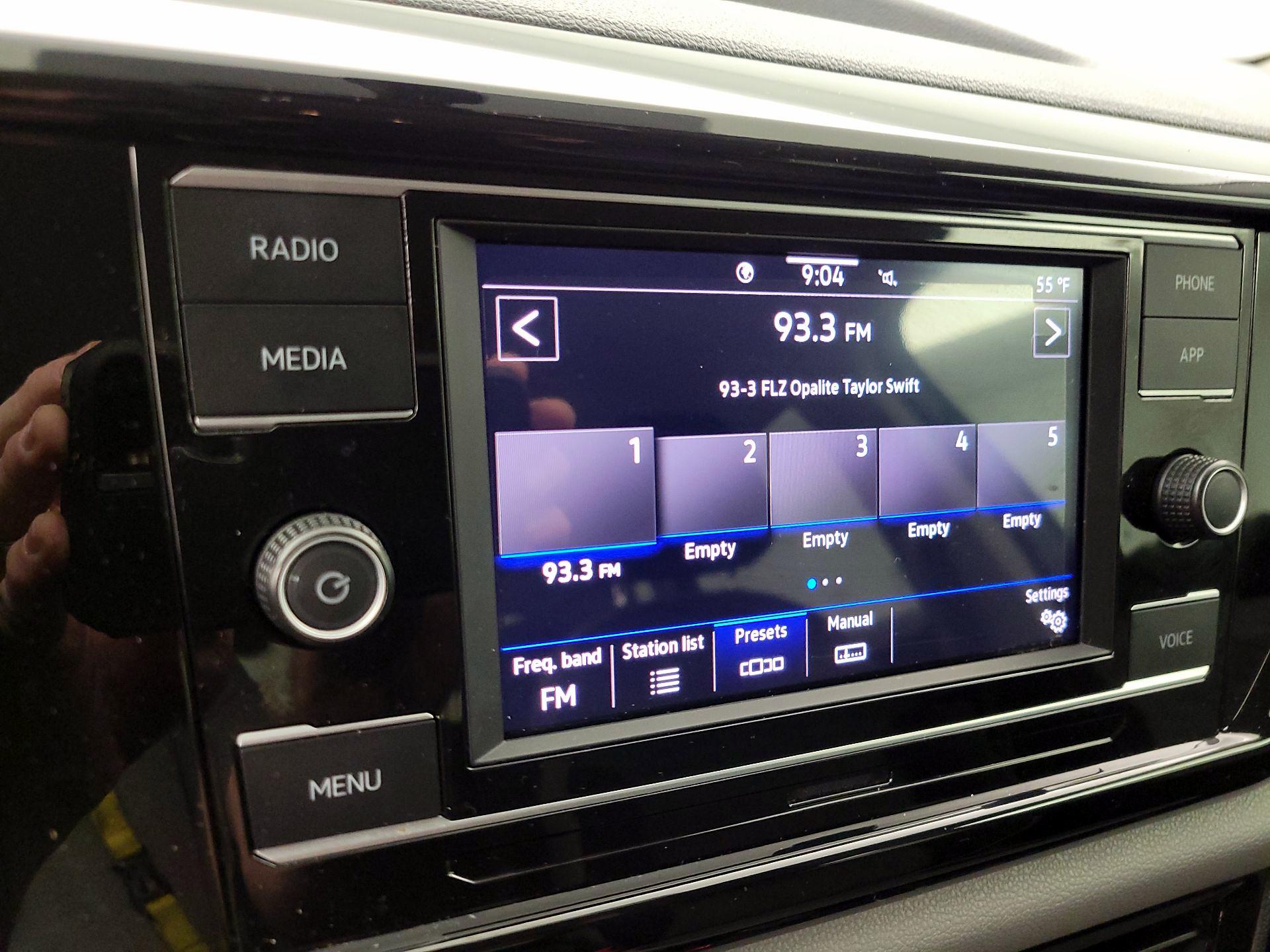 Thumbnail: 2023 Volkswagen Taos - 15