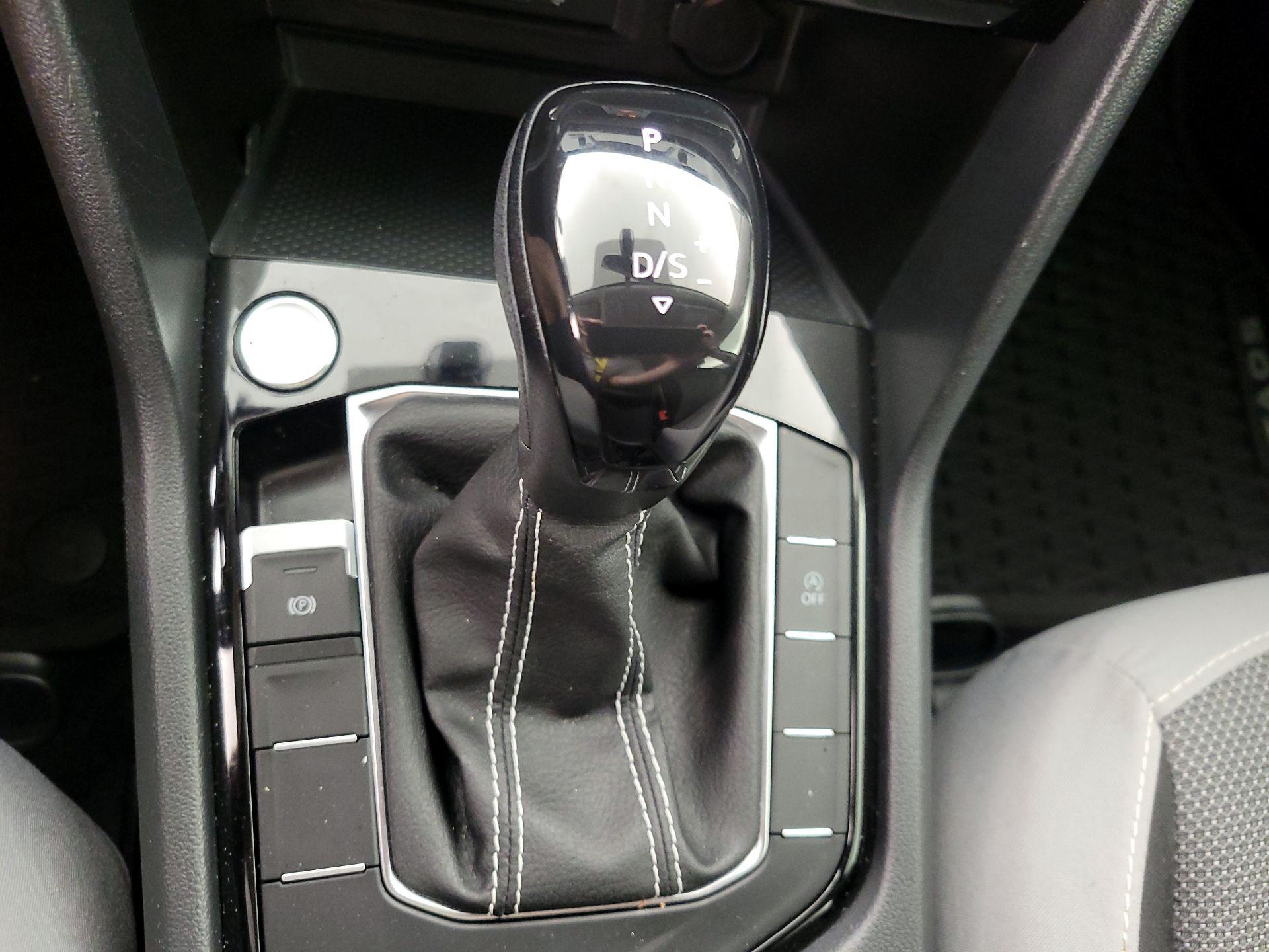 Thumbnail: 2023 Volkswagen Taos - 17