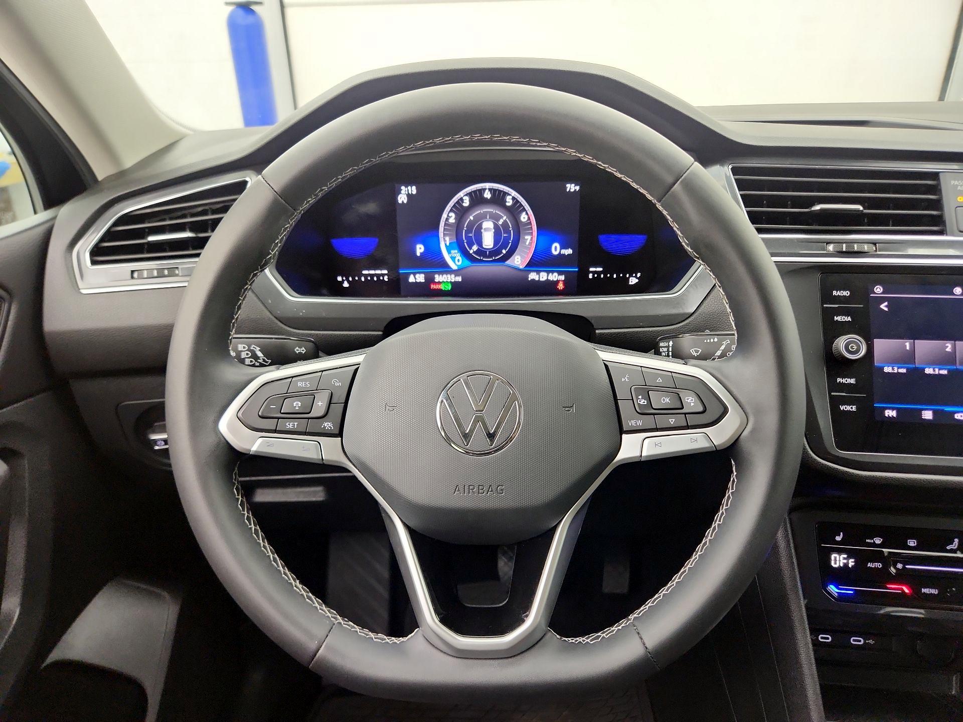 Thumbnail: 2023 Volkswagen Tiguan - 10