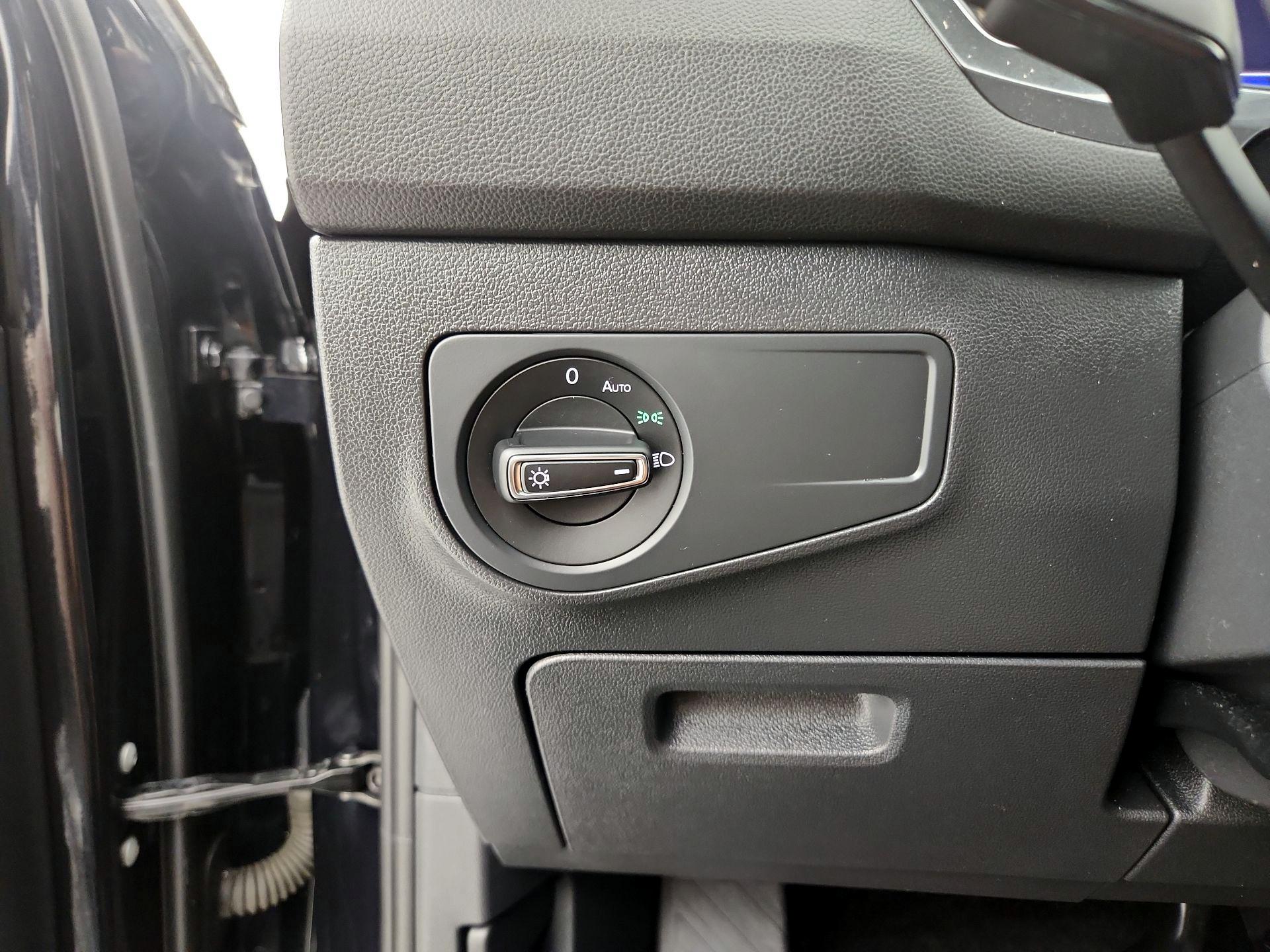 Thumbnail: 2023 Volkswagen Tiguan - 13