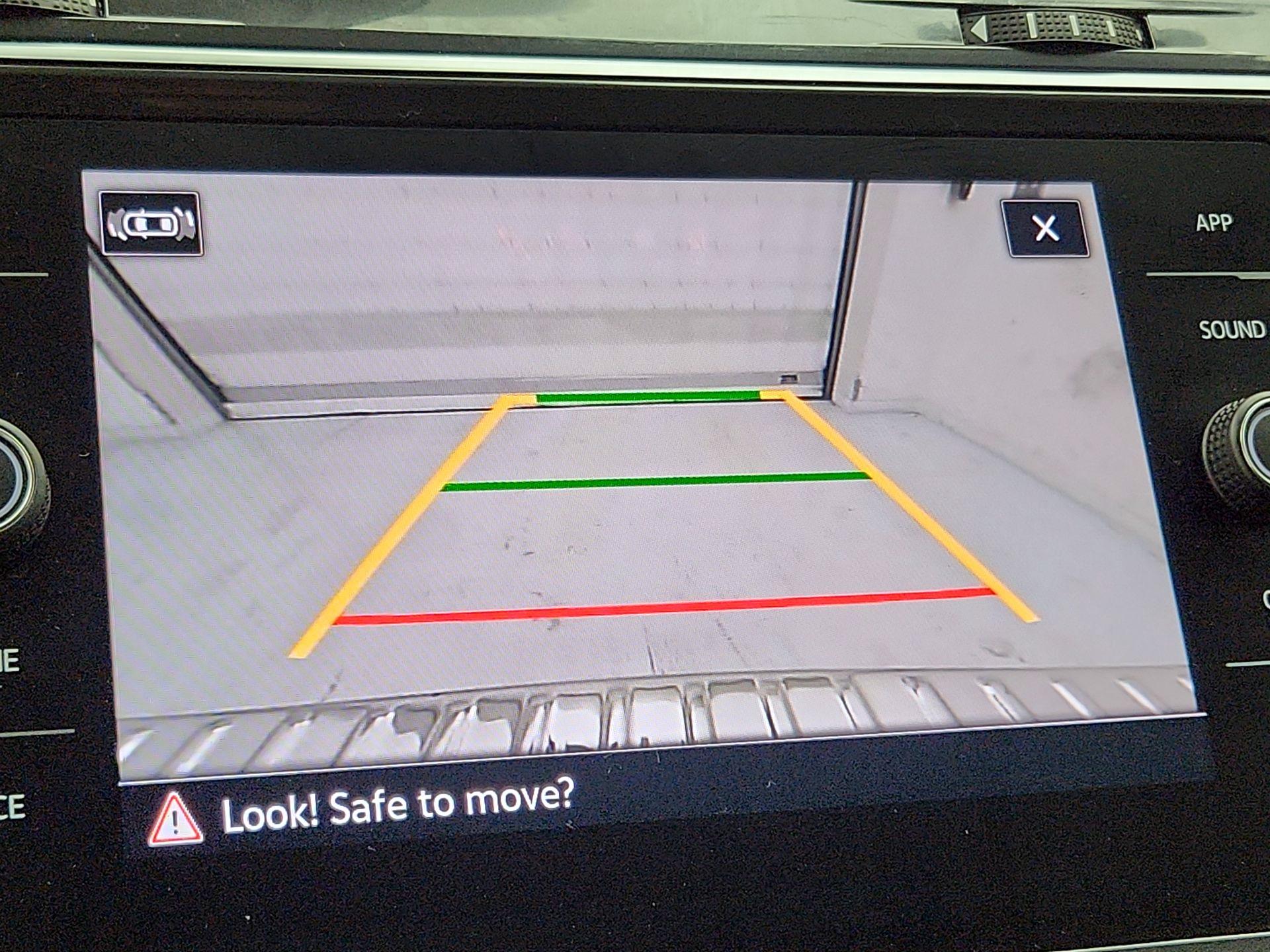 Thumbnail: 2023 Volkswagen Tiguan - 14