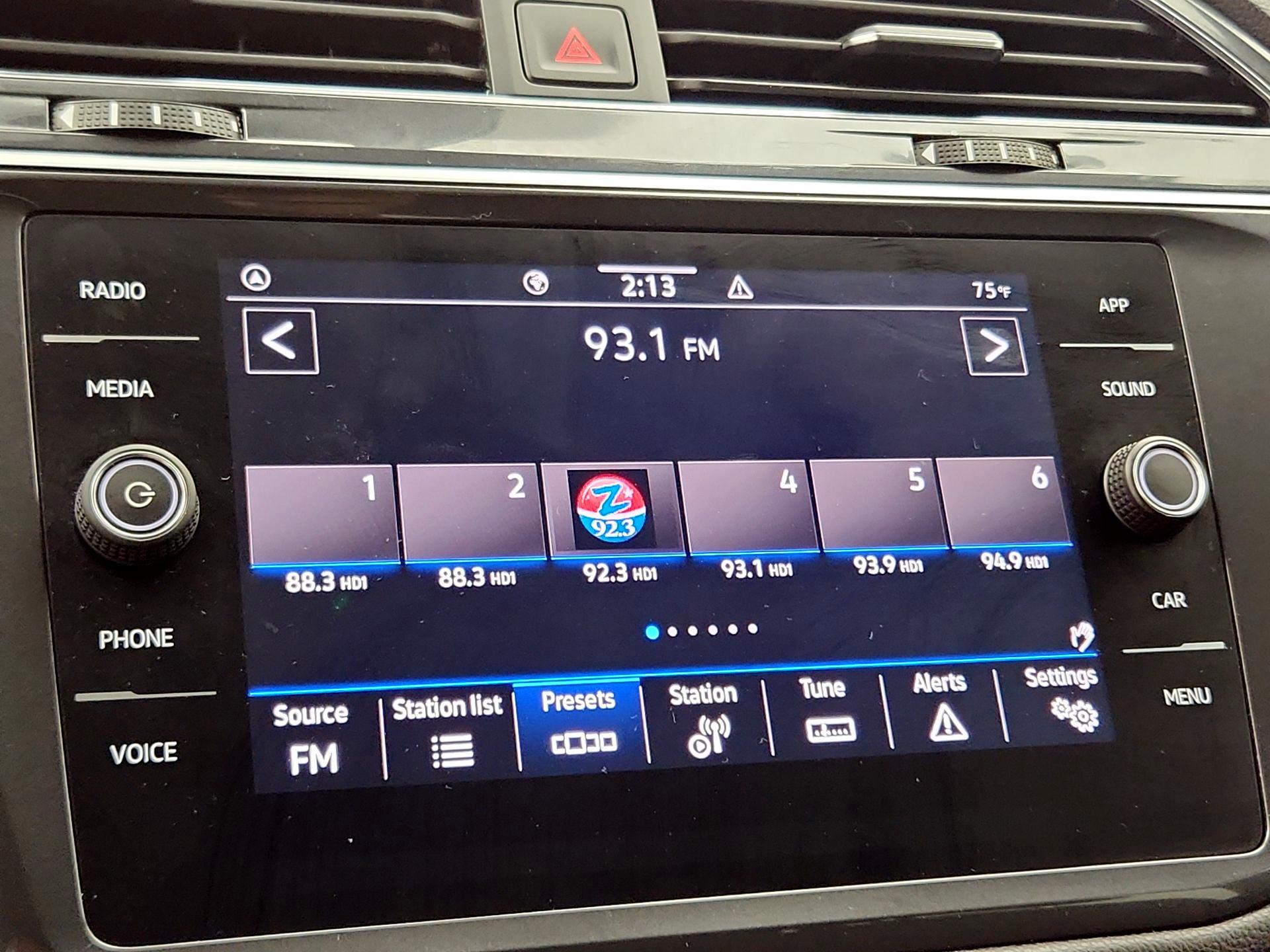 Thumbnail: 2023 Volkswagen Tiguan - 15