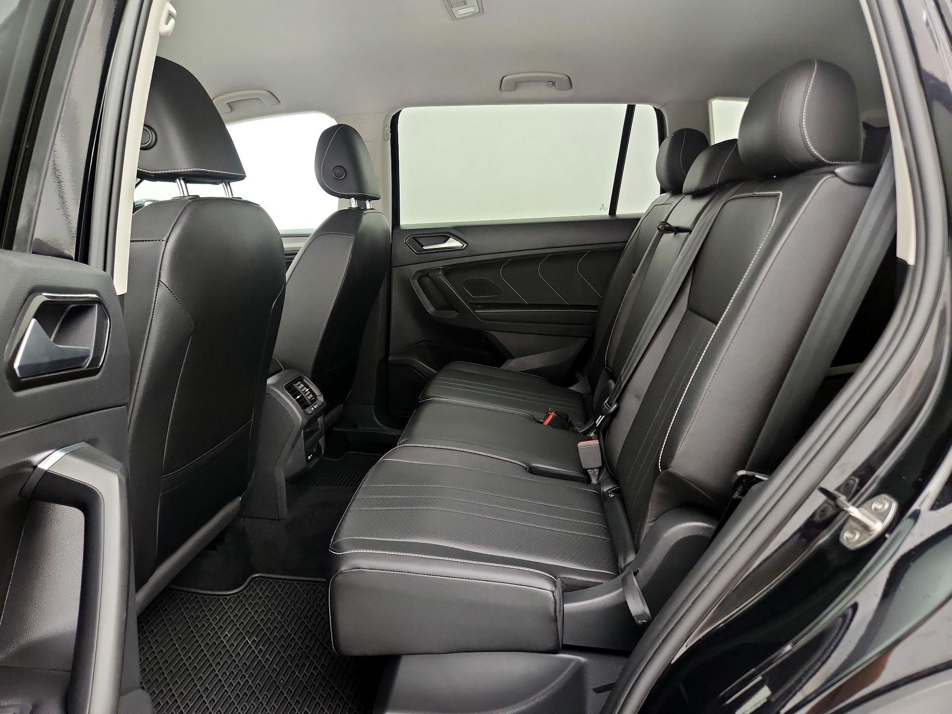 Thumbnail: 2023 Volkswagen Tiguan - 19