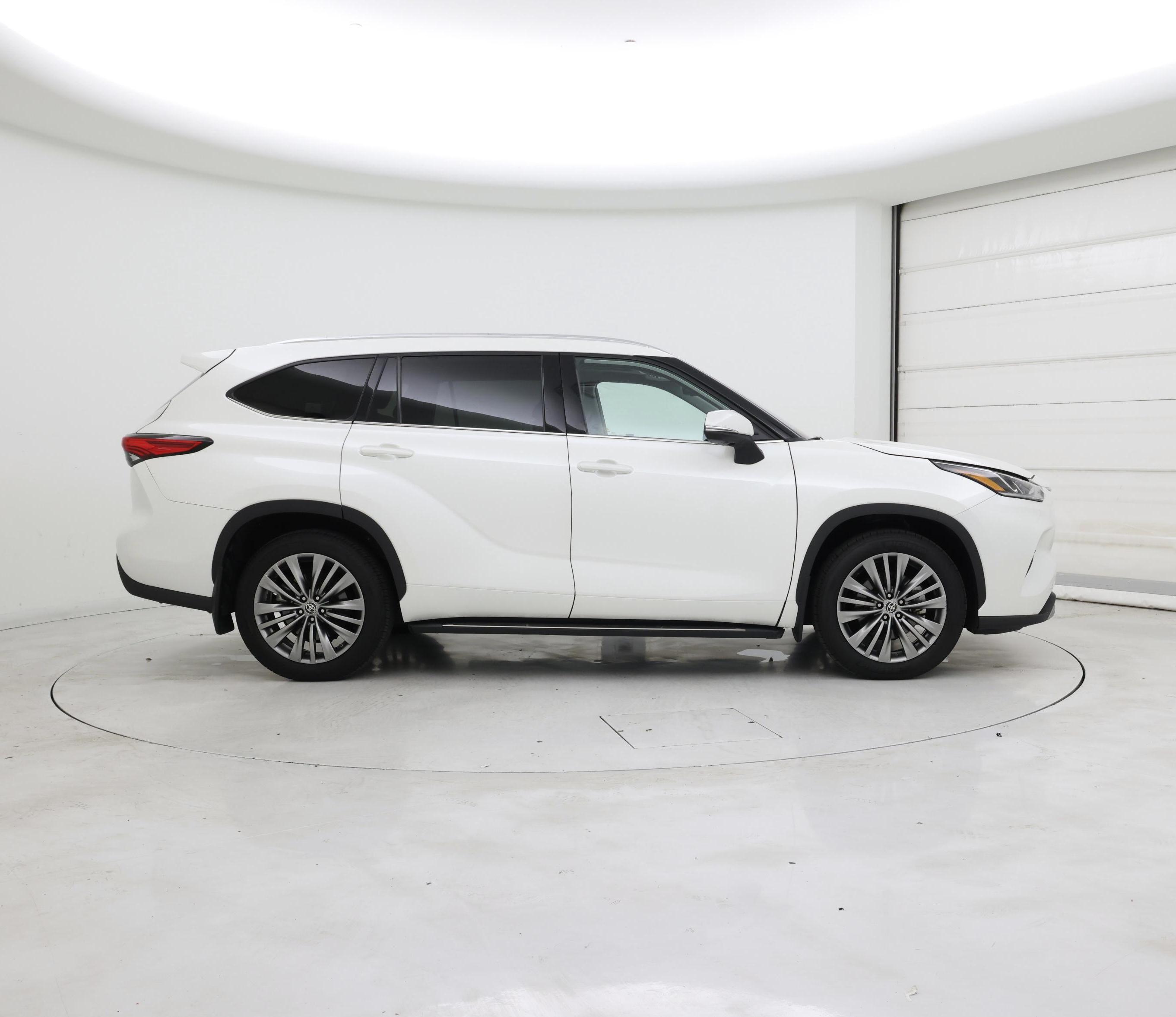Thumbnail: 2020 Toyota Highlander - 7