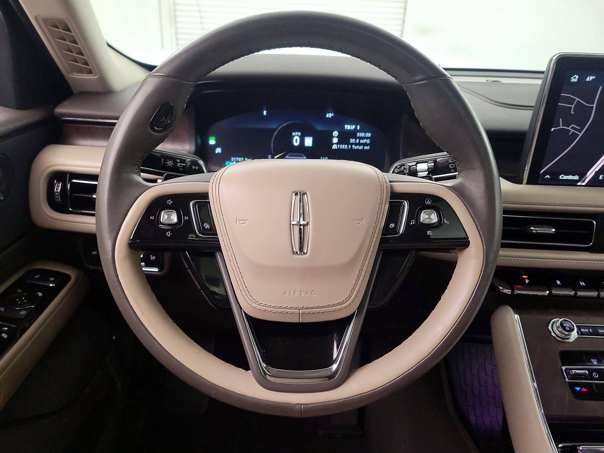 Thumbnail: 2022 Lincoln Aviator - 10