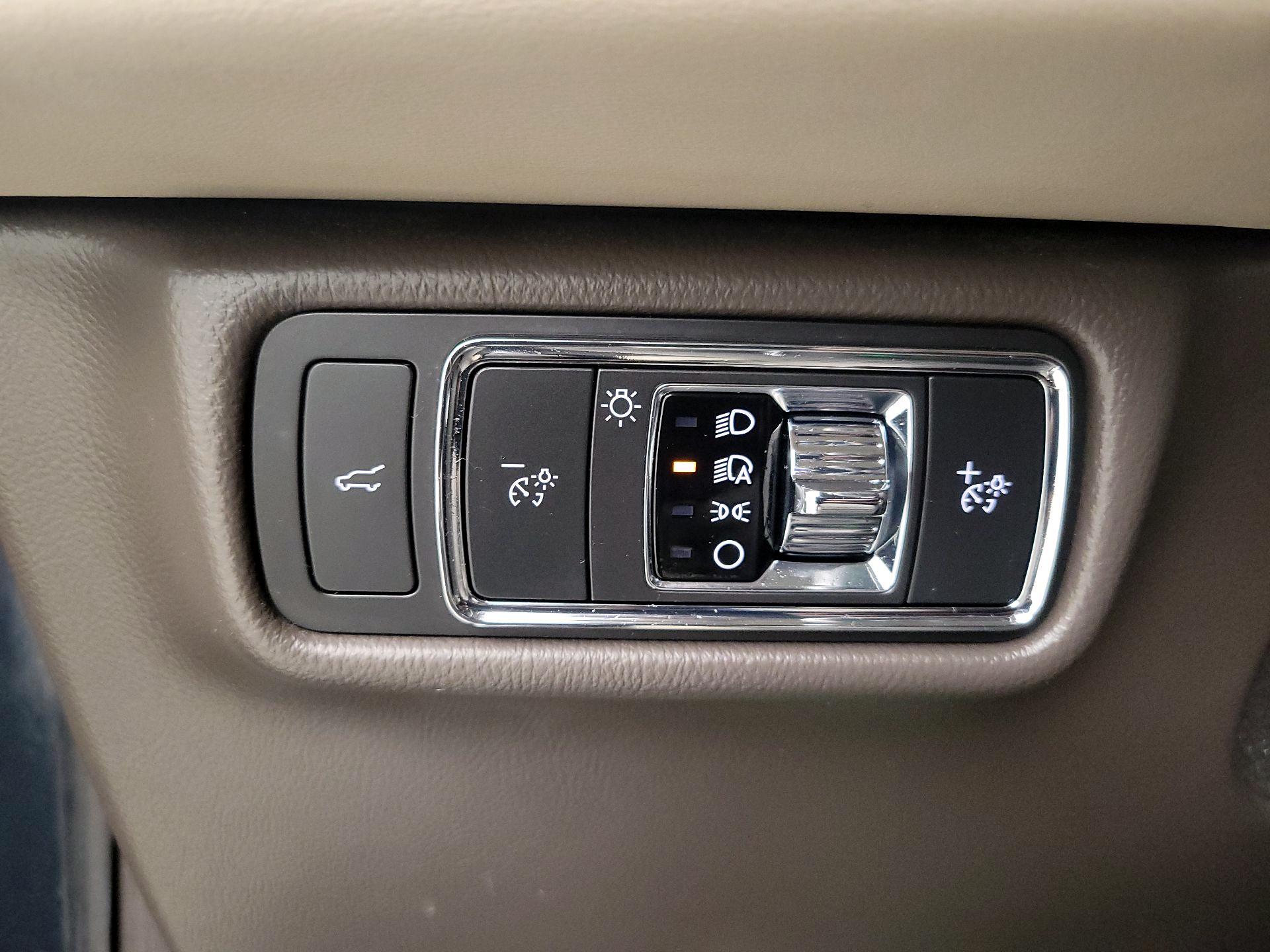 Thumbnail: 2022 Lincoln Aviator - 13