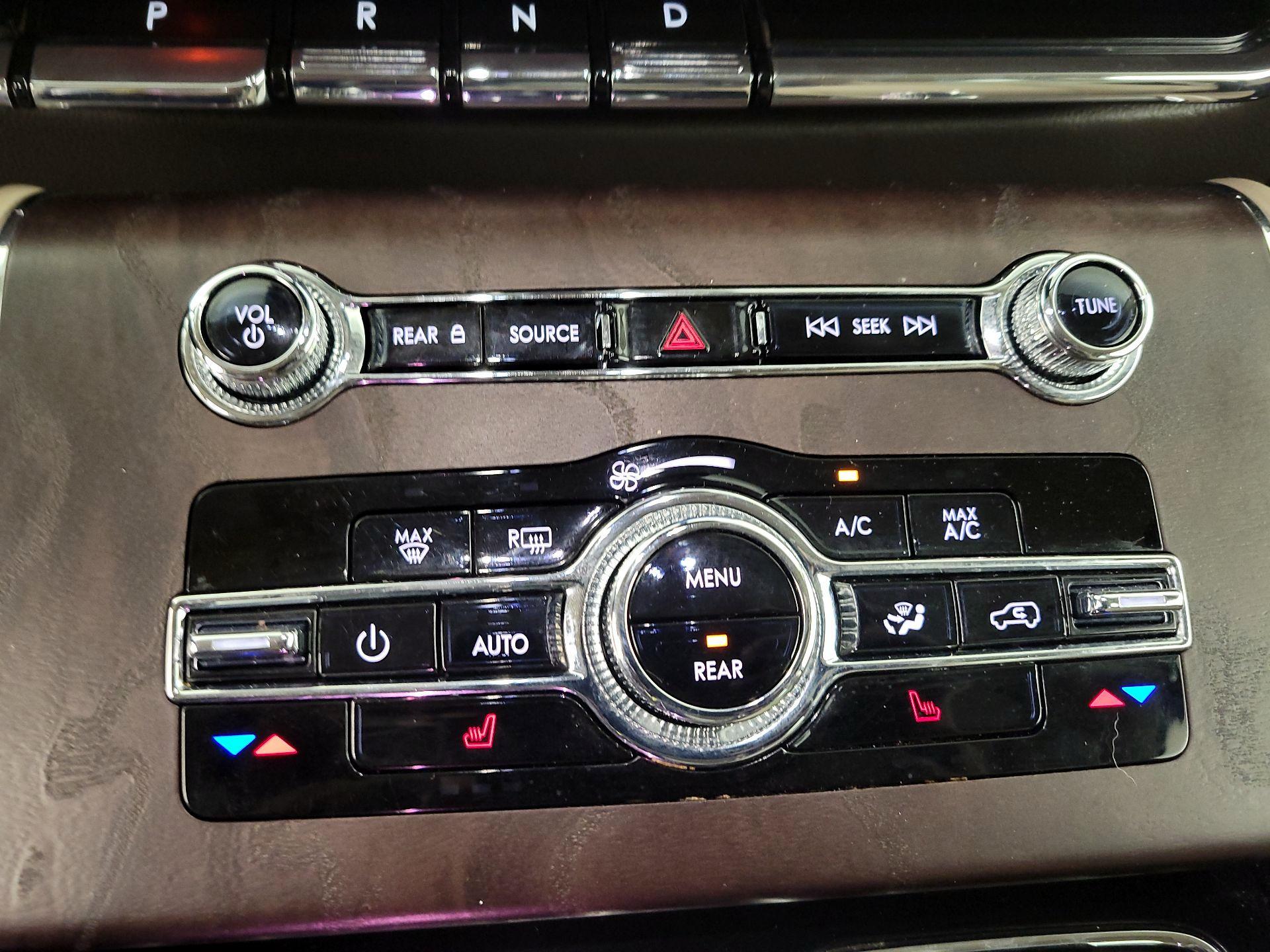 Thumbnail: 2022 Lincoln Aviator - 17