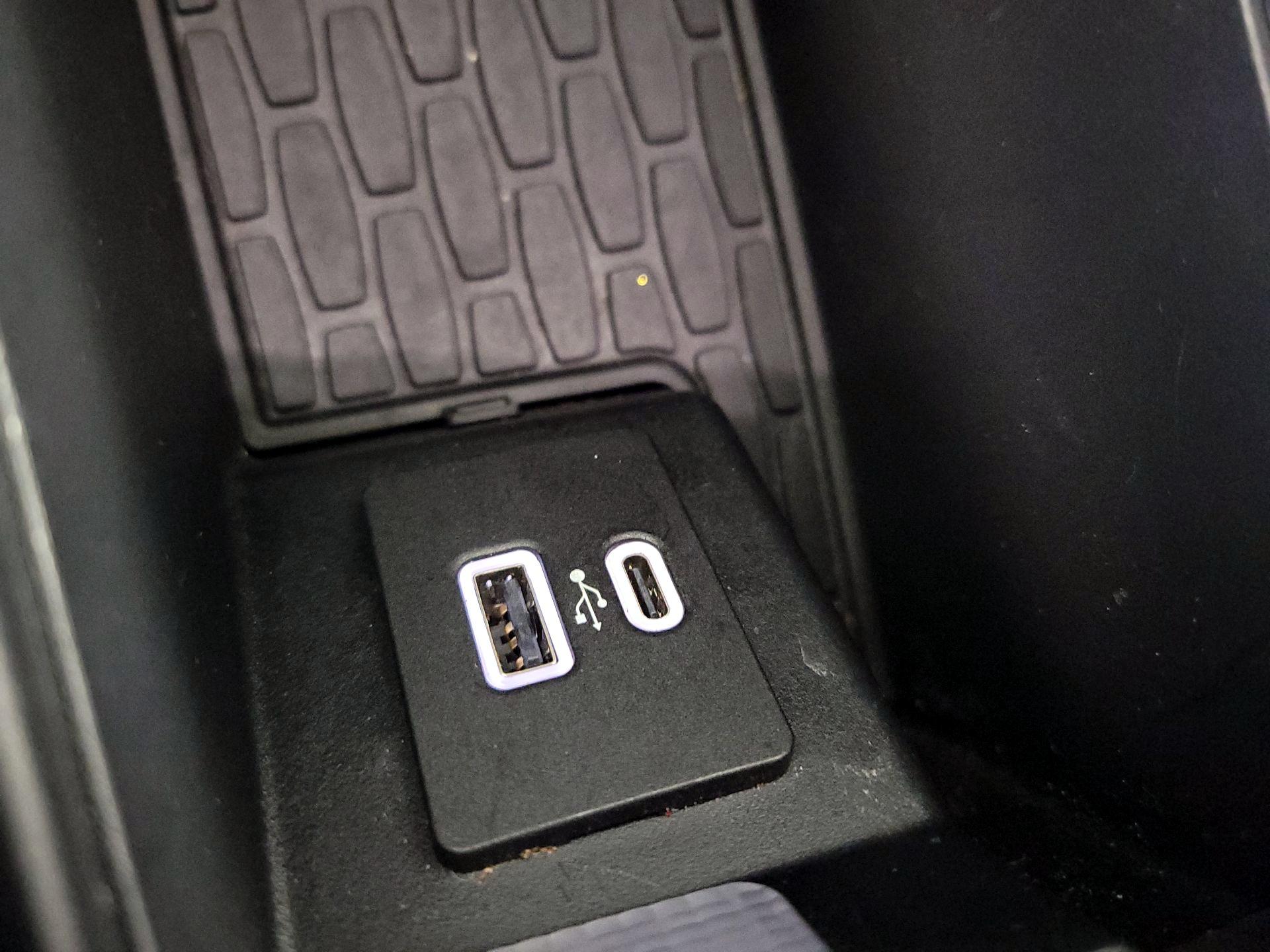 Thumbnail: 2022 Lincoln Aviator - 19