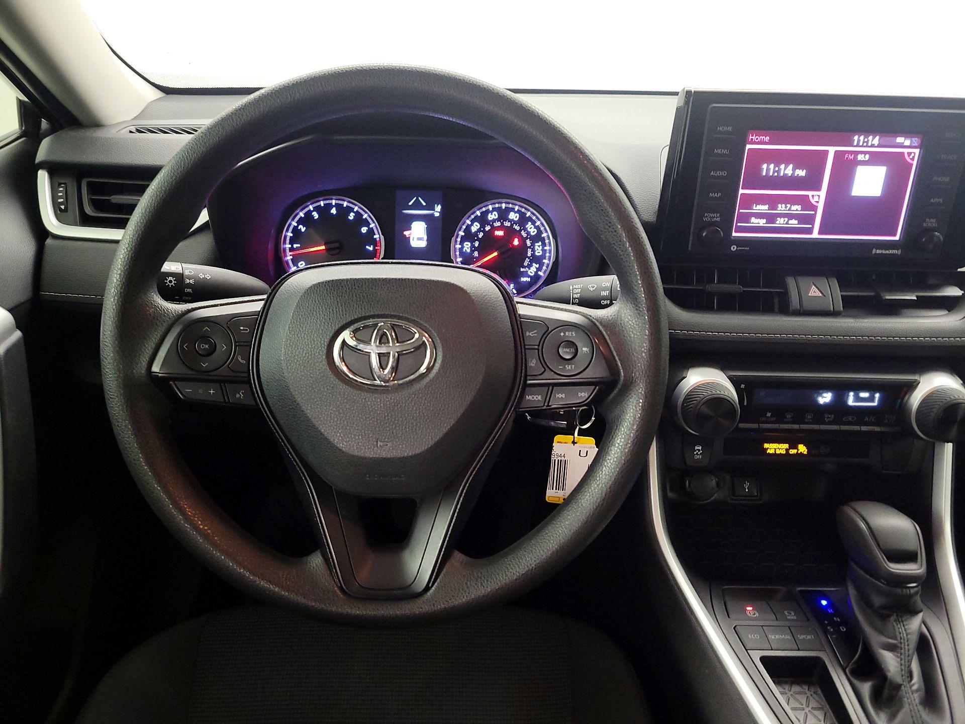 Thumbnail: 2020 Toyota RAV4 - 10