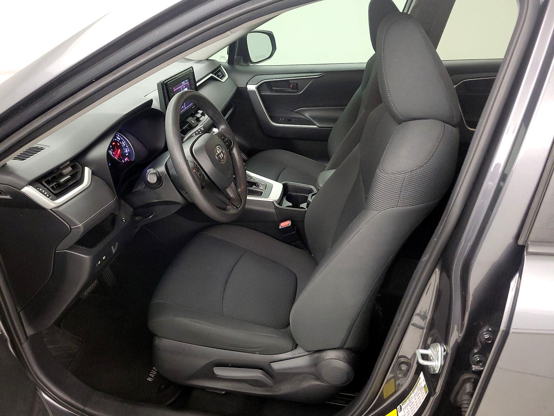 Thumbnail: 2020 Toyota RAV4 - 11