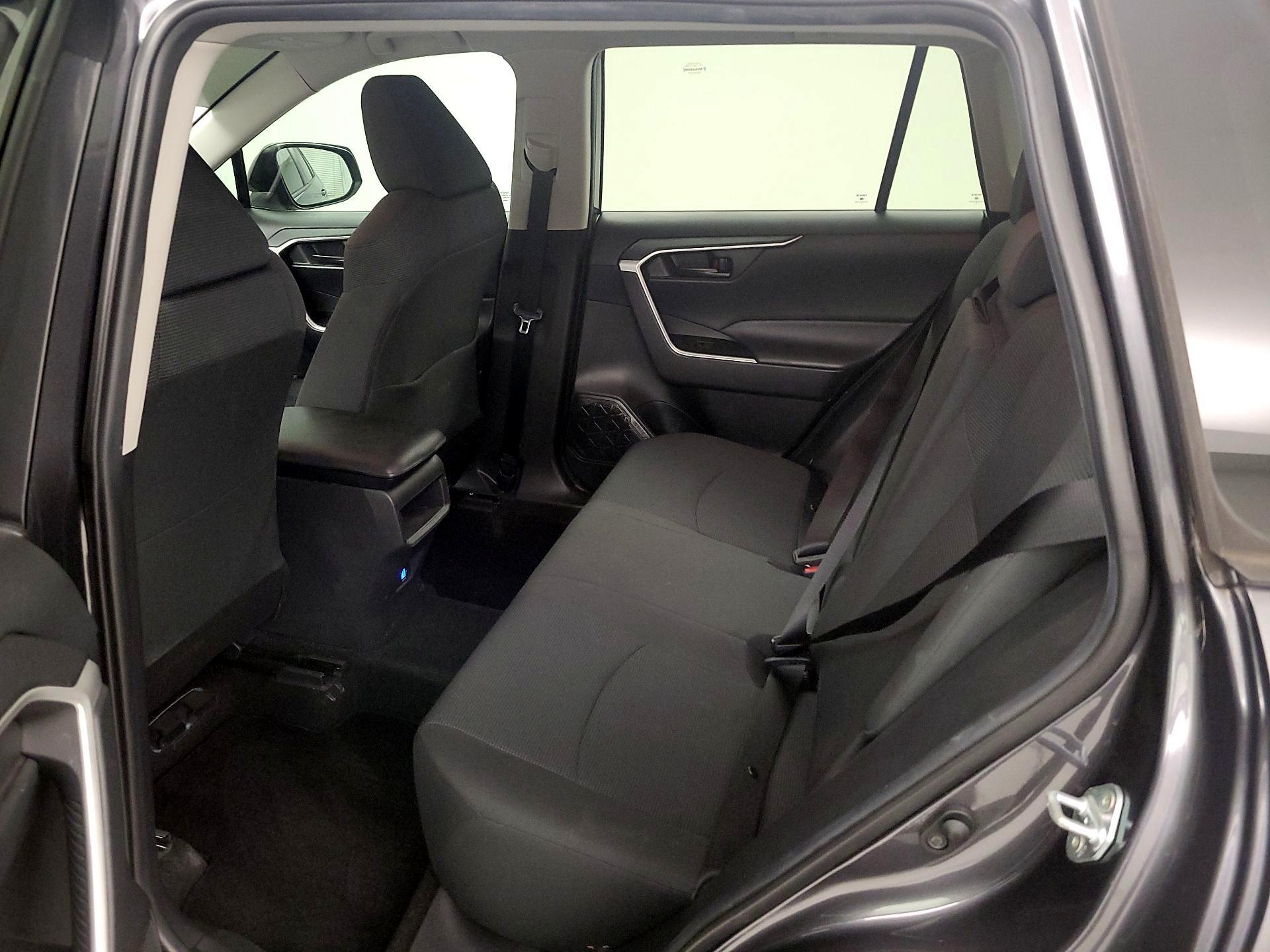 Thumbnail: 2020 Toyota RAV4 - 19