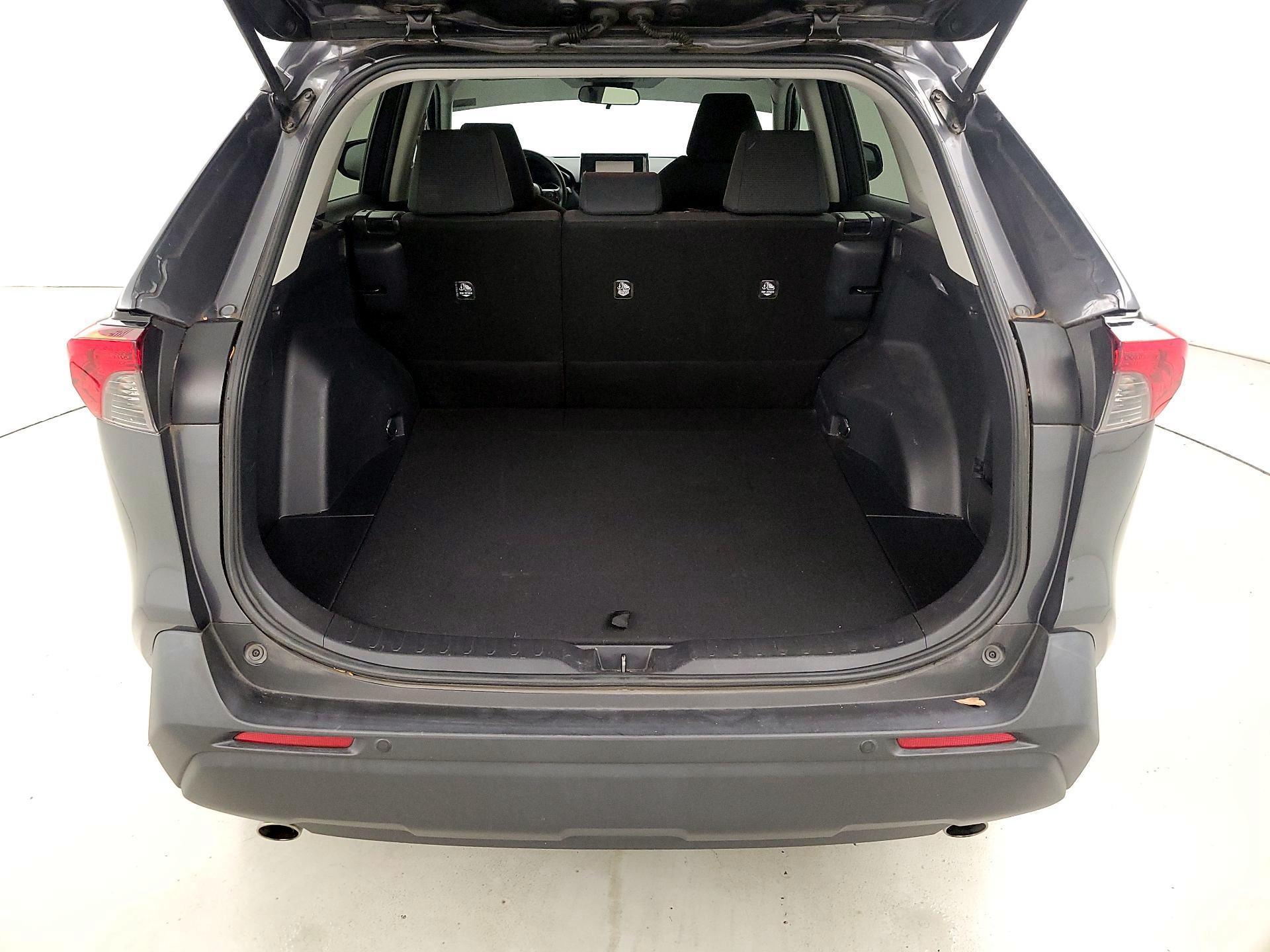 Thumbnail: 2020 Toyota RAV4 - 20