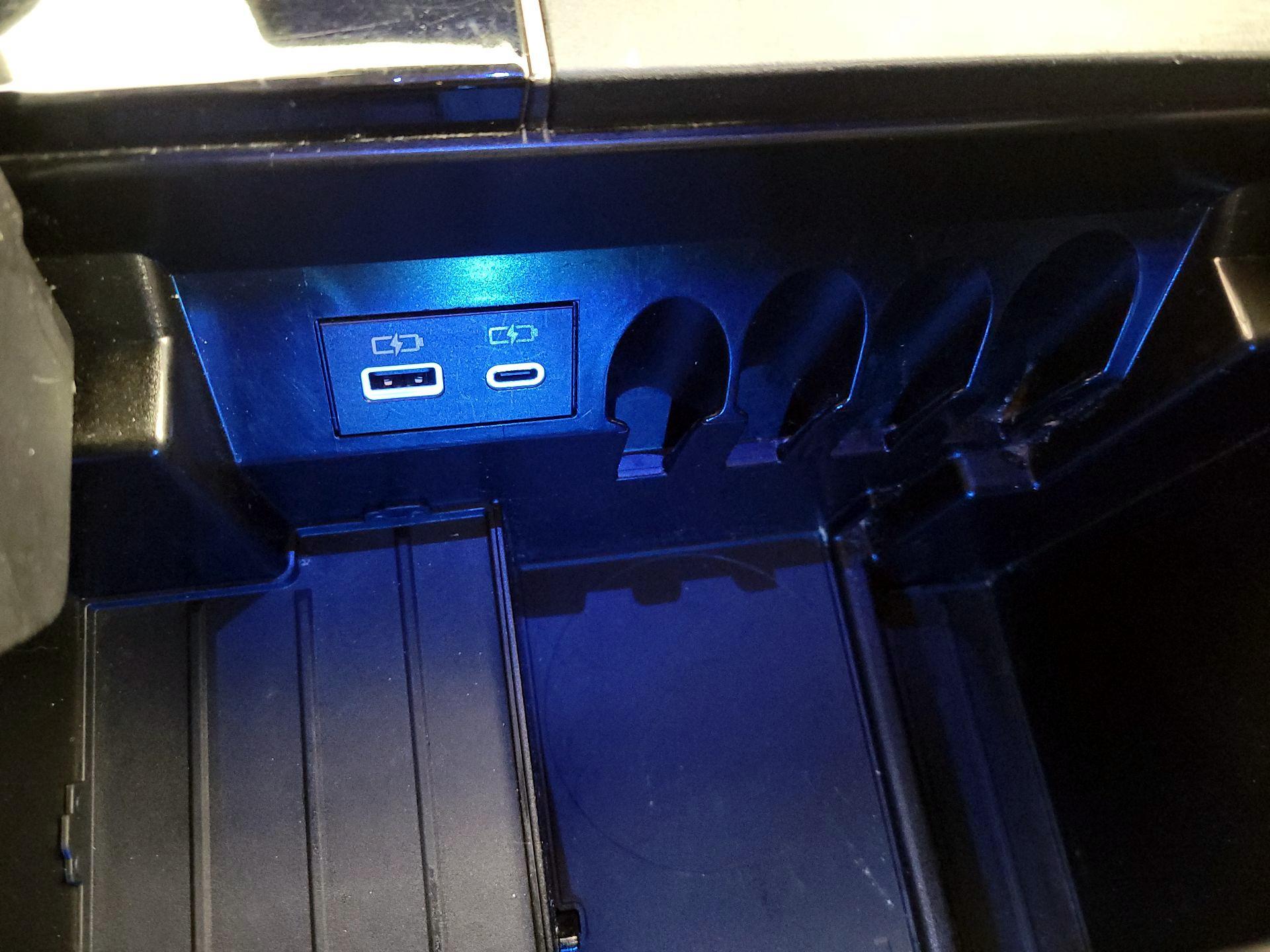 Thumbnail: 2022 Toyota Tundra - 18