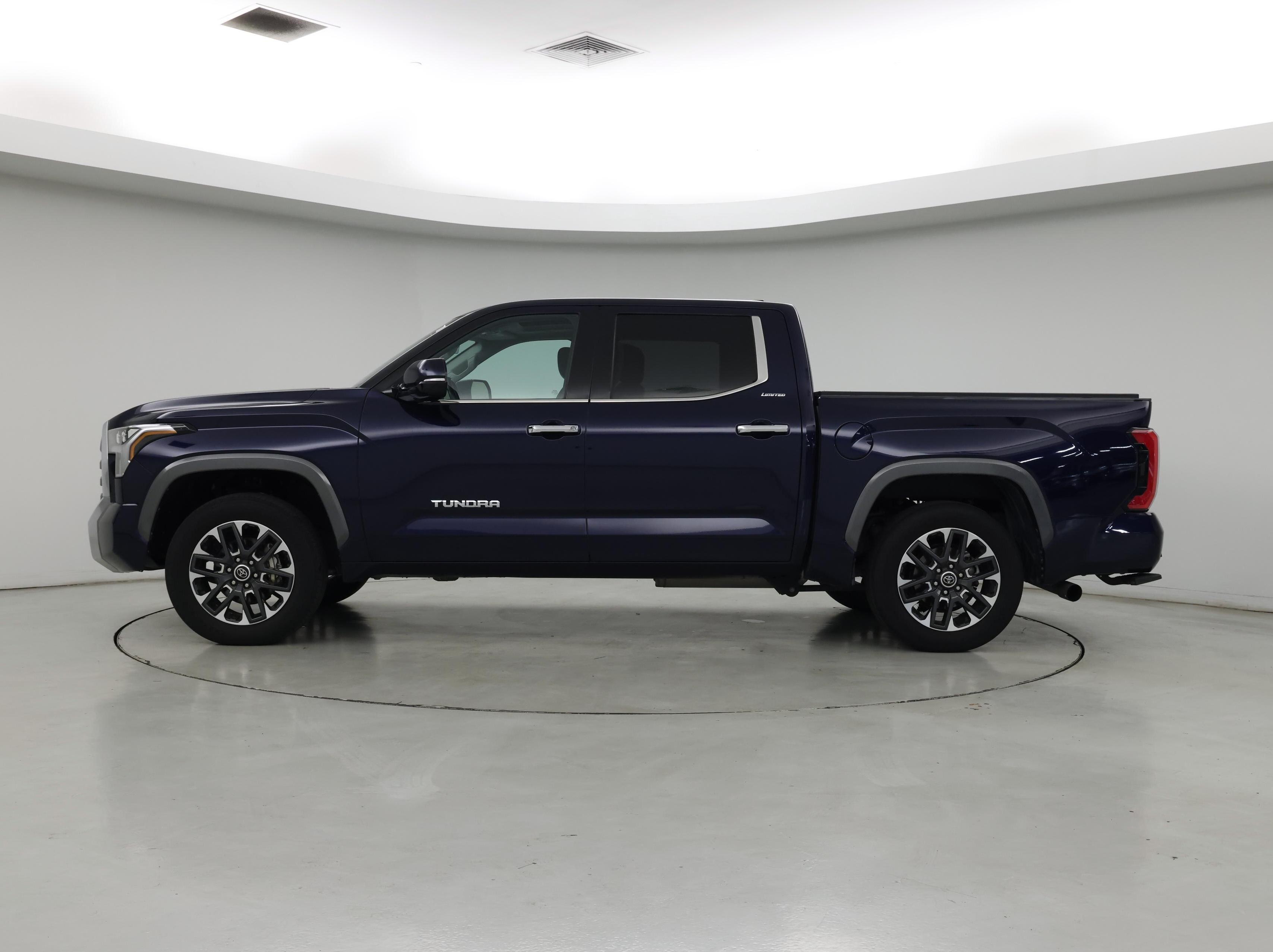 Thumbnail: 2022 Toyota Tundra - 3