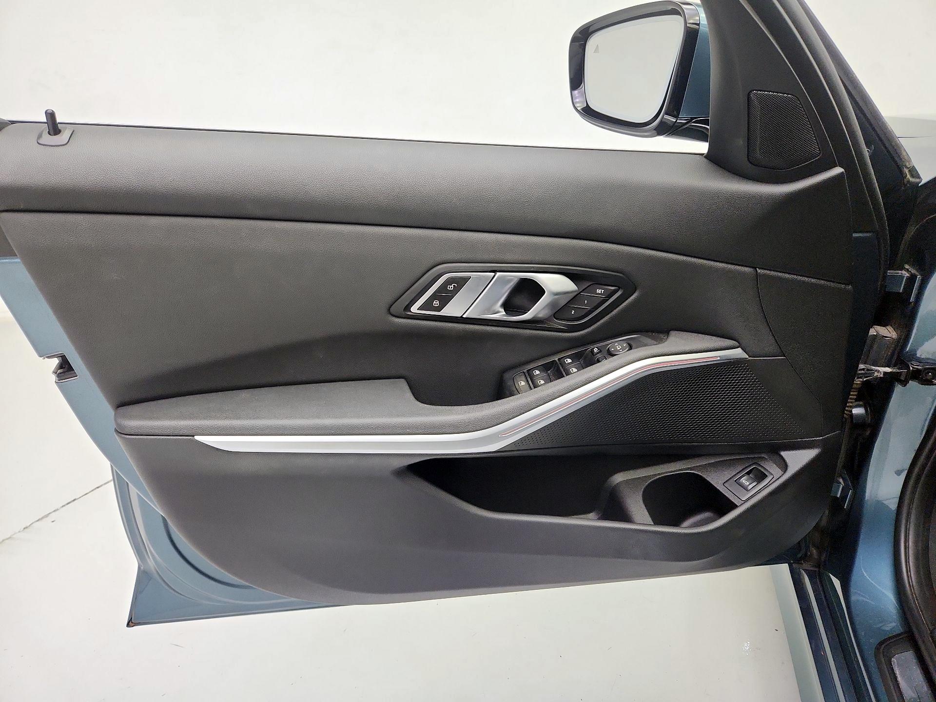 Thumbnail: 2020 BMW 3 Series - 12