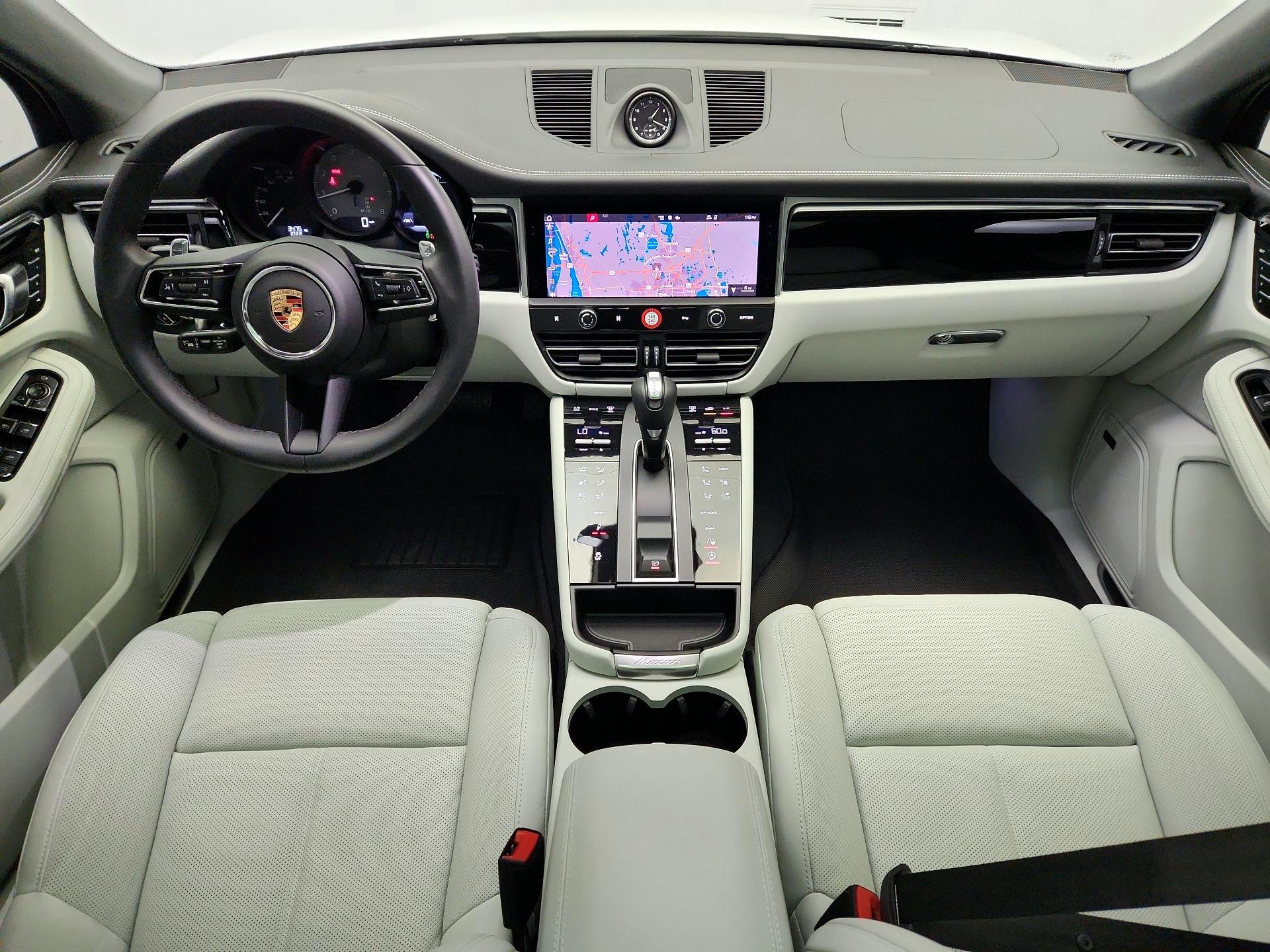 Thumbnail: 2024 Porsche Macan - 9