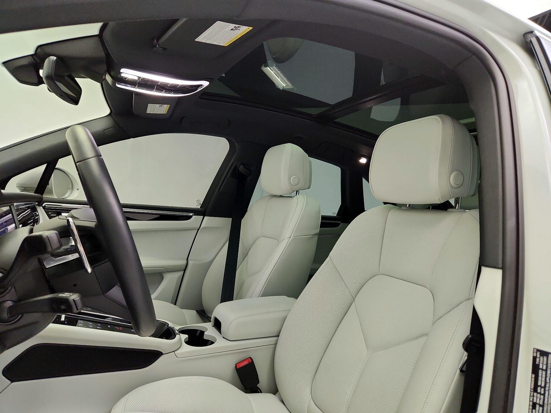 Thumbnail: 2024 Porsche Macan - 20