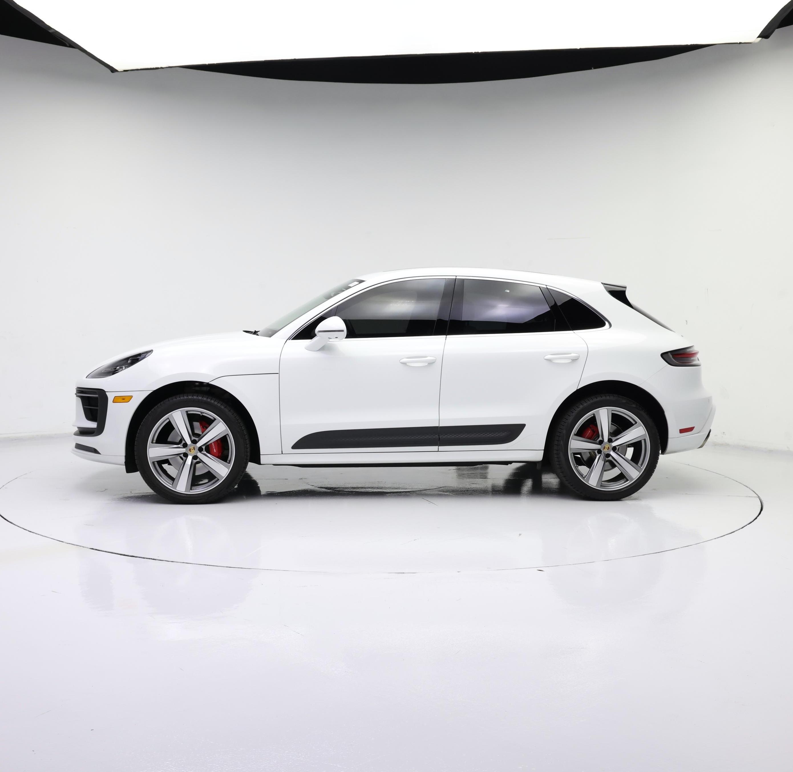 Thumbnail: 2024 Porsche Macan - 3