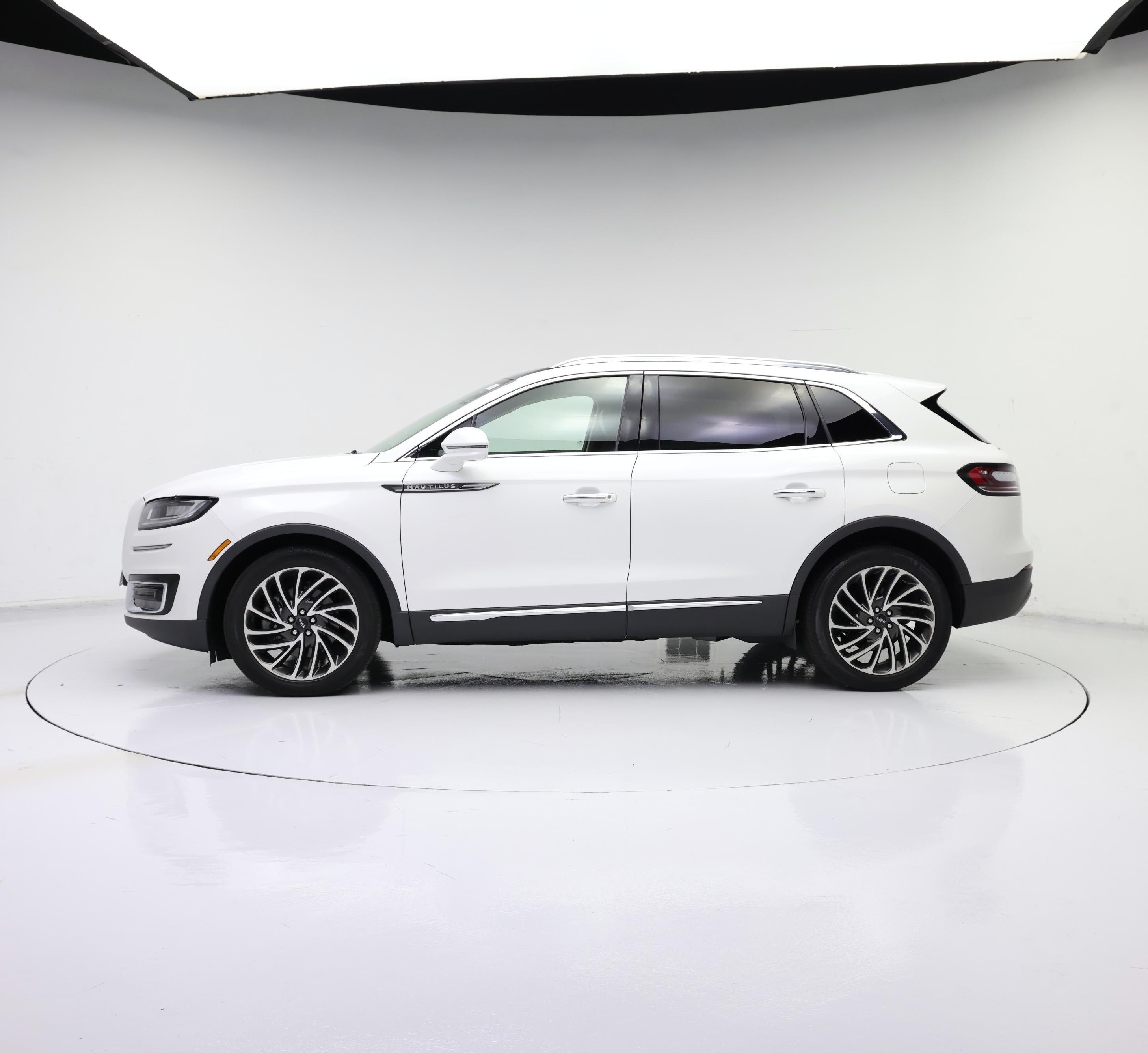 Thumbnail: 2020 Lincoln Nautilus - 3