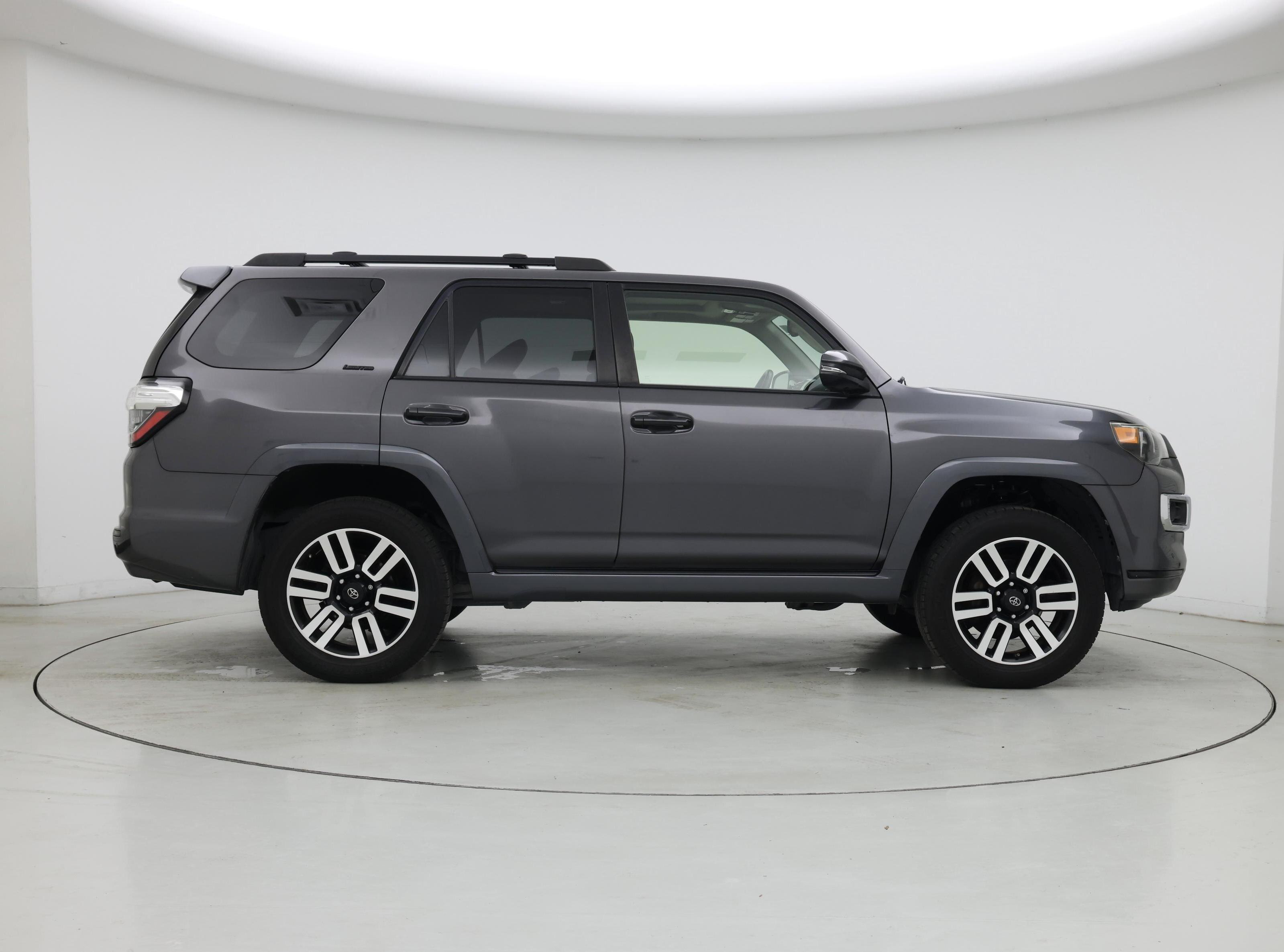 Thumbnail: 2018 Toyota 4Runner - 7