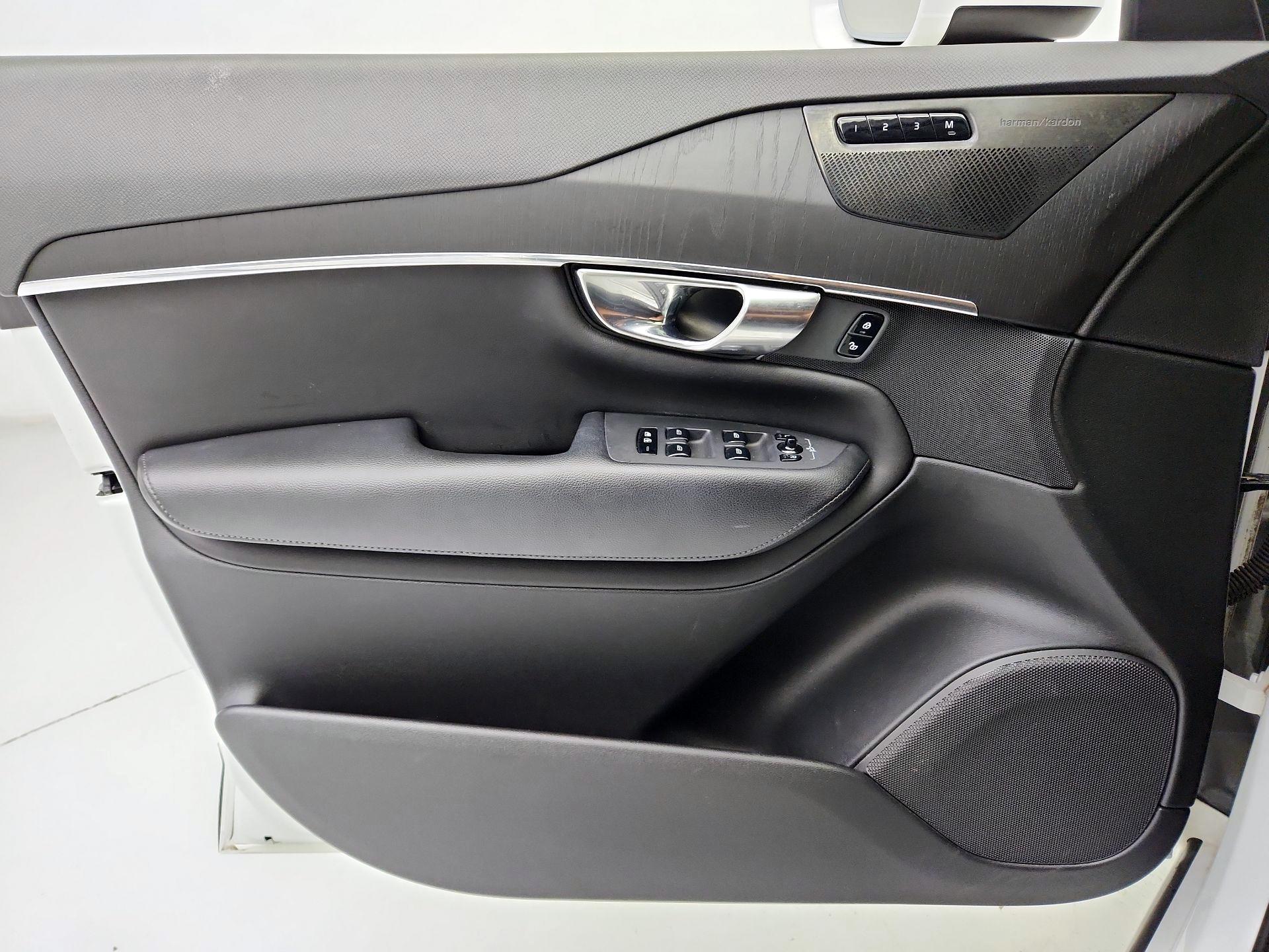 Thumbnail: 2020 Volvo XC90 - 12