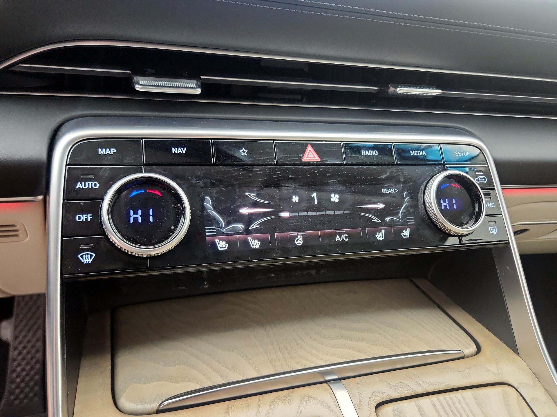 Thumbnail: 2024 Genesis GV80 - 16