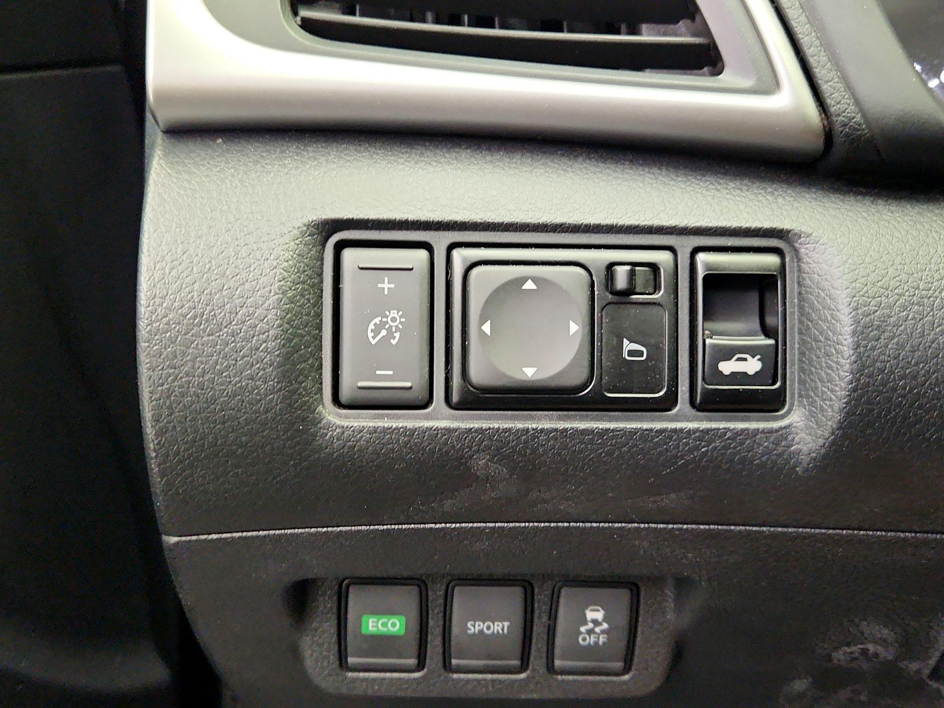 Thumbnail: 2017 Nissan Sentra - 13