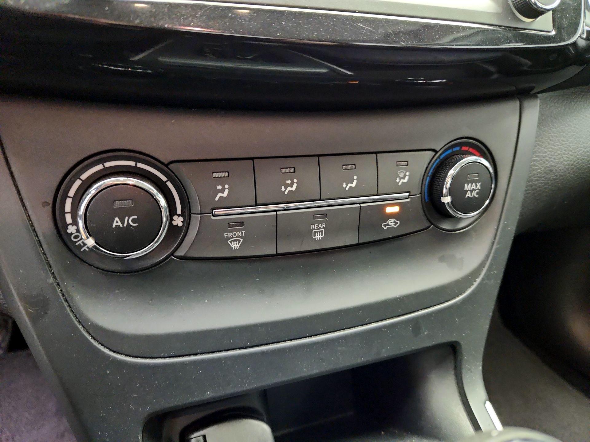 Thumbnail: 2017 Nissan Sentra - 17