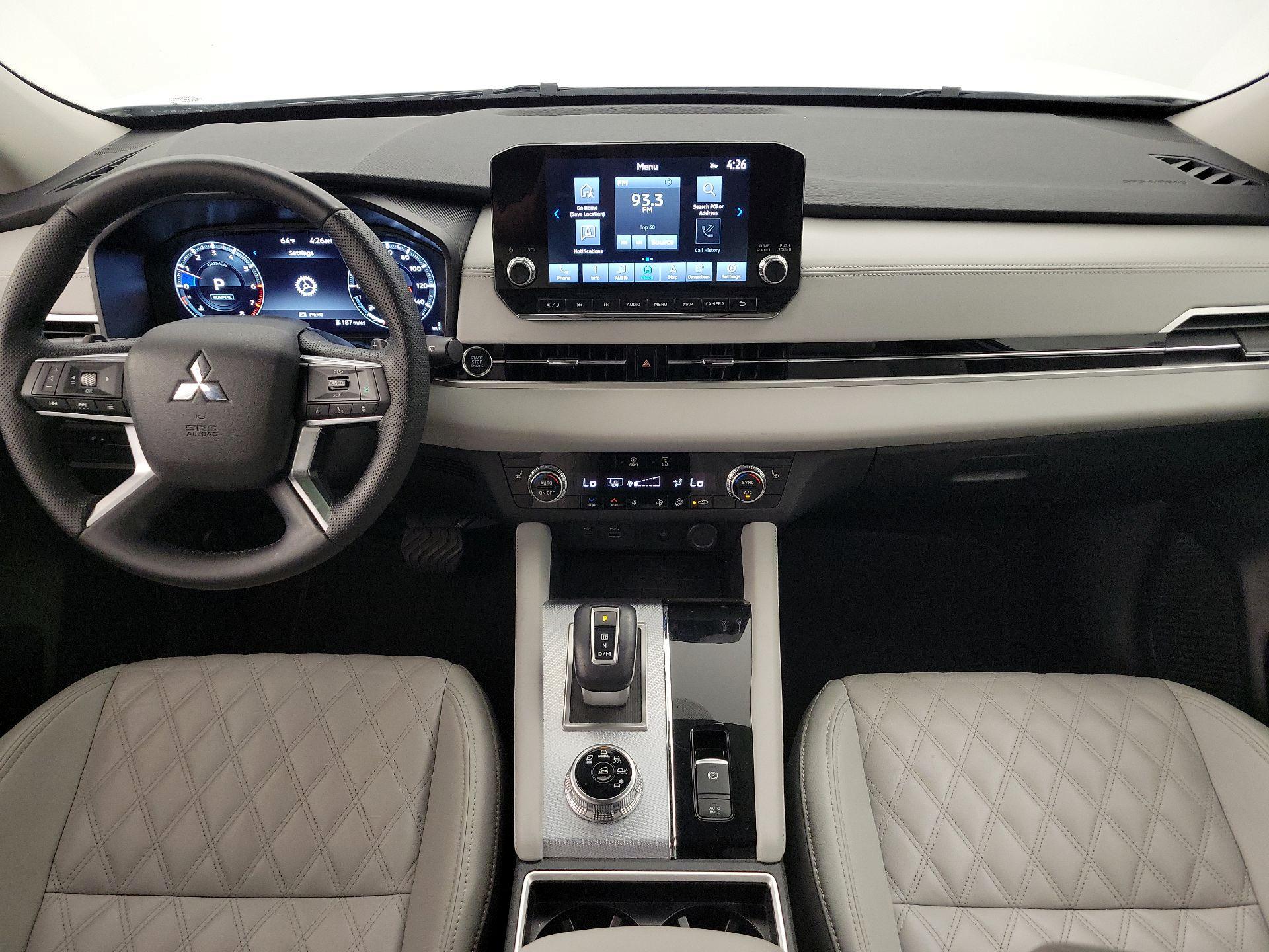 Thumbnail: 2024 Mitsubishi Outlander - 9