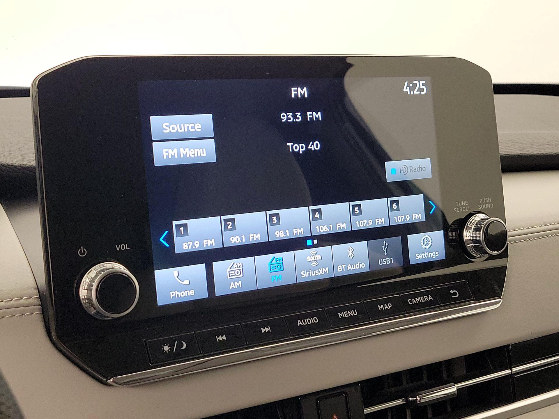 Thumbnail: 2024 Mitsubishi Outlander - 16