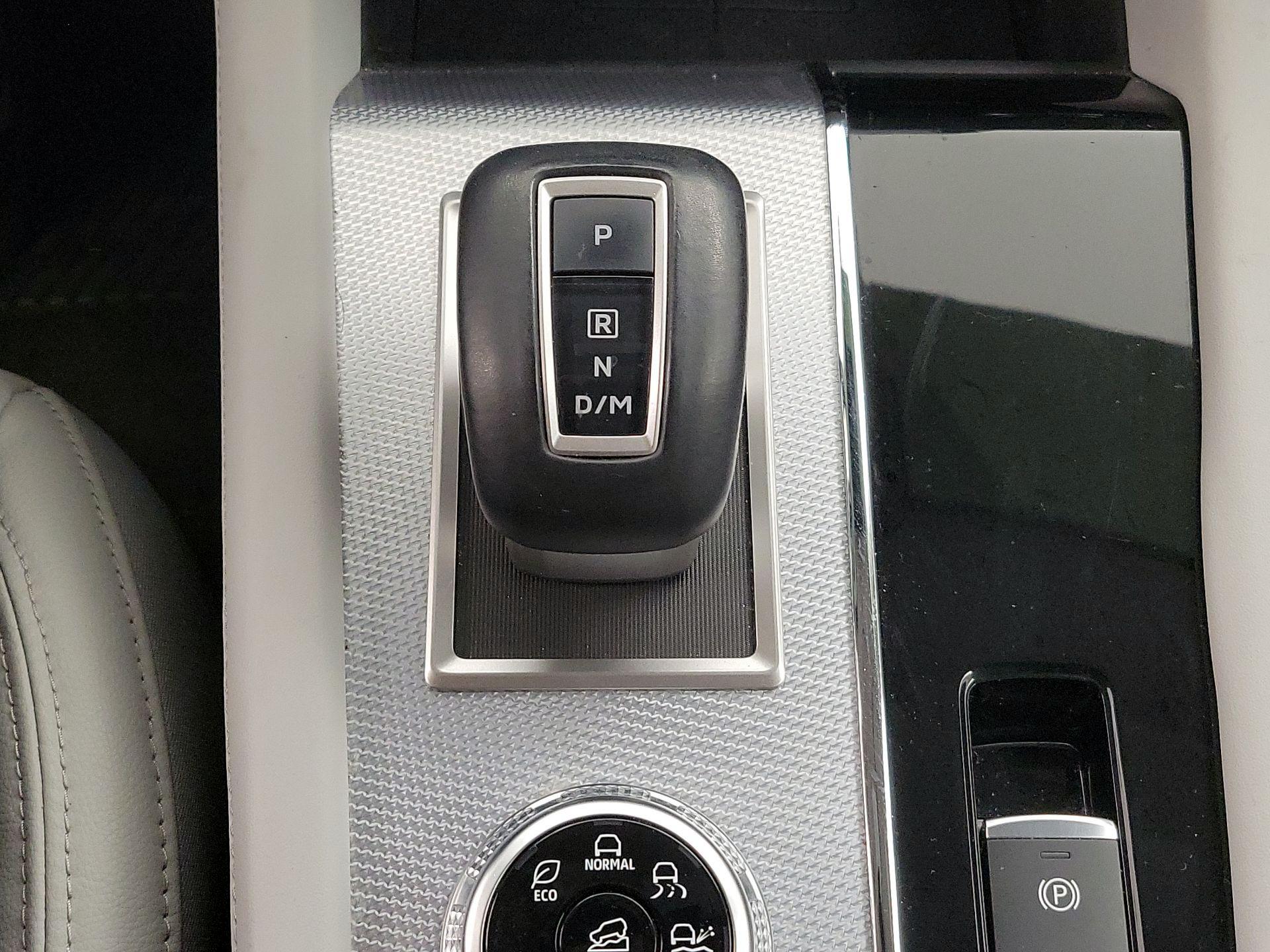 Thumbnail: 2024 Mitsubishi Outlander - 18