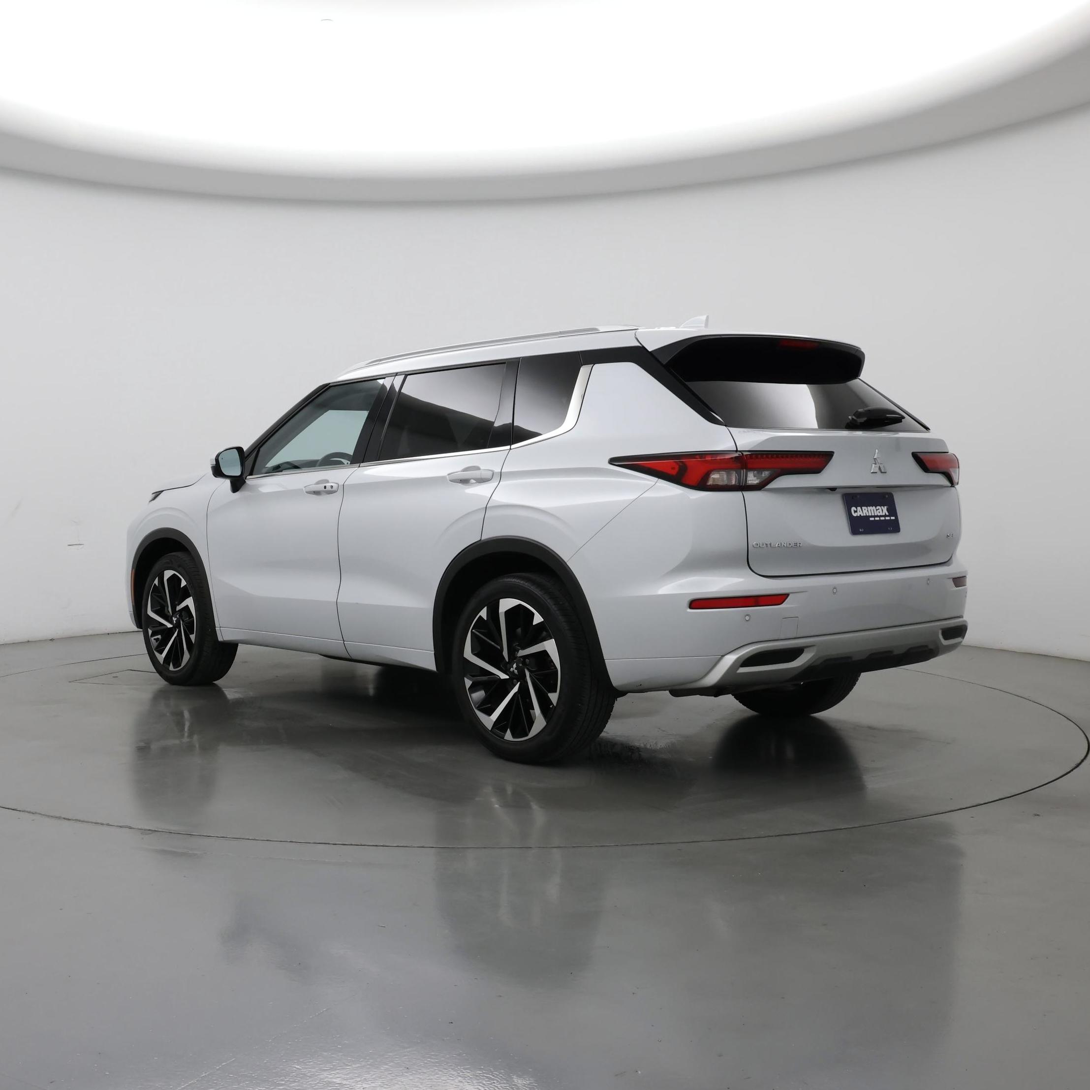 Thumbnail: 2024 Mitsubishi Outlander - 2