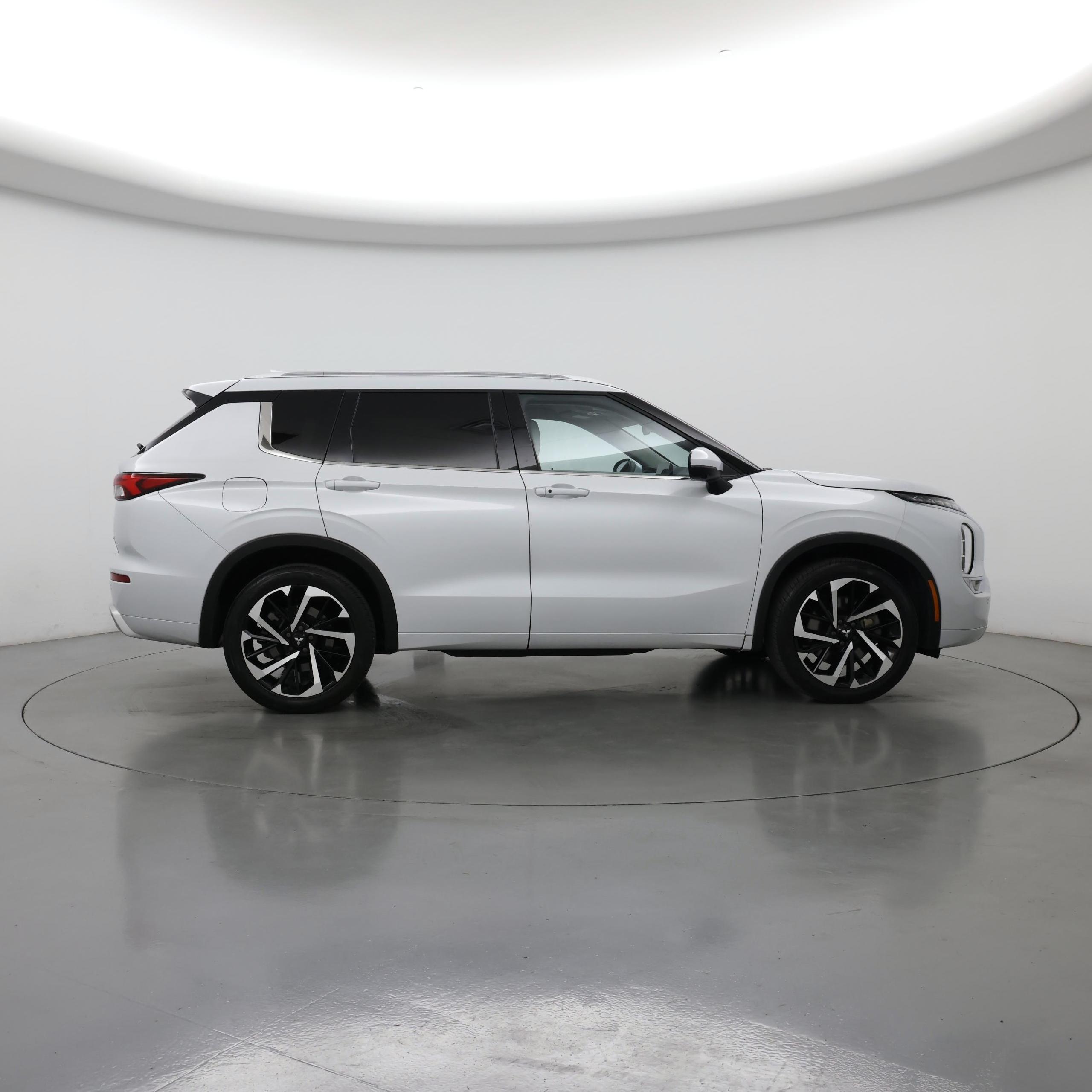 Thumbnail: 2024 Mitsubishi Outlander - 7