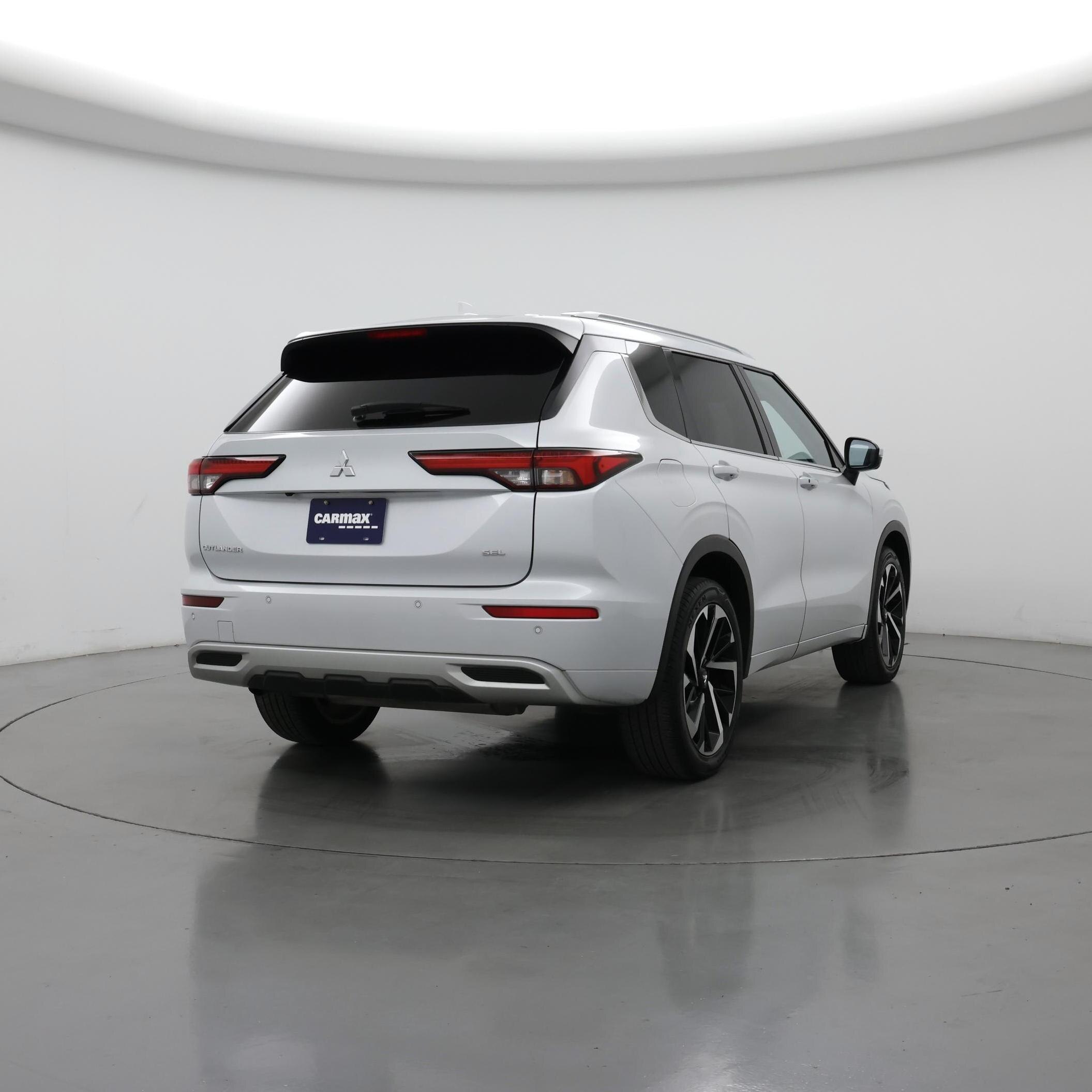 Thumbnail: 2024 Mitsubishi Outlander - 8