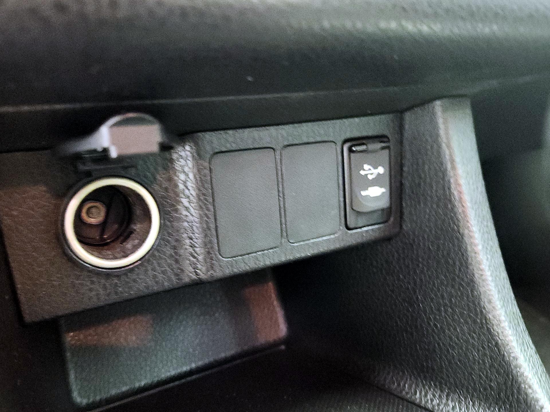 Thumbnail: 2018 Toyota Corolla - 18