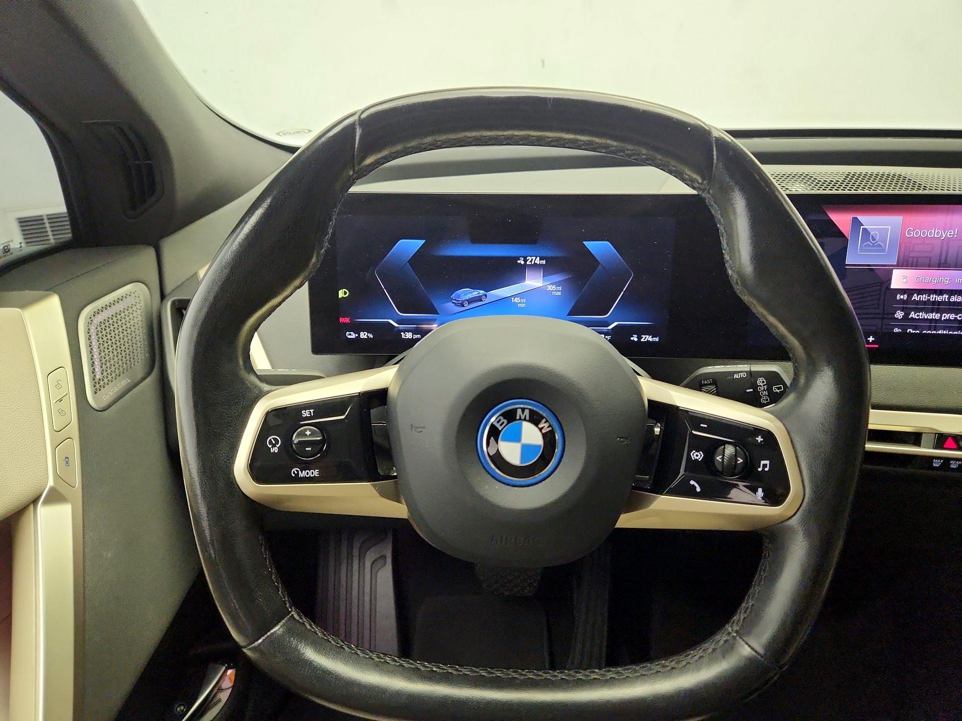 Thumbnail: 2022 BMW iX - 10