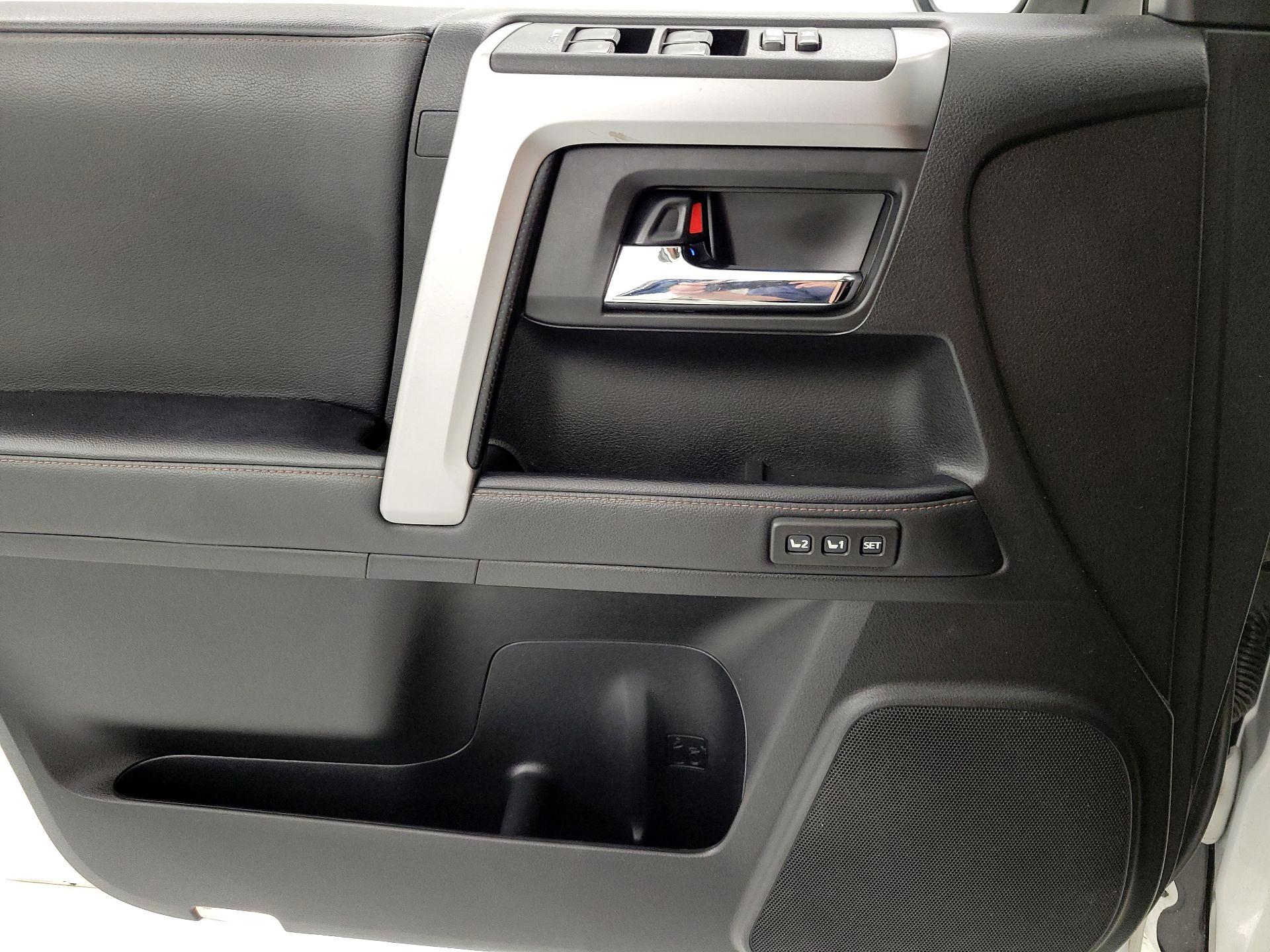 Thumbnail: 2020 Toyota 4Runner - 12