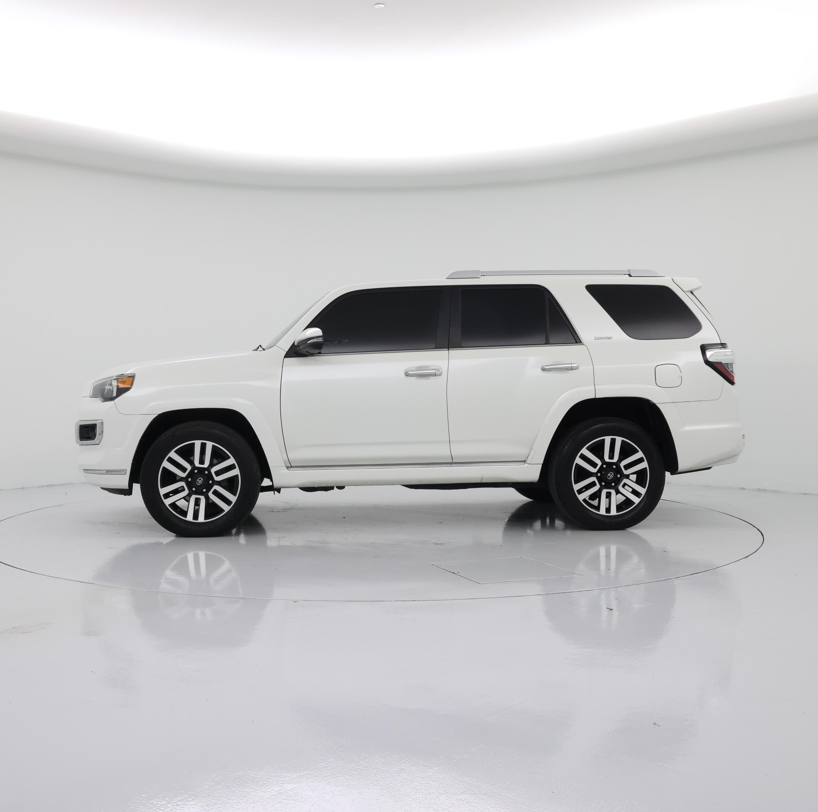 Thumbnail: 2020 Toyota 4Runner - 3