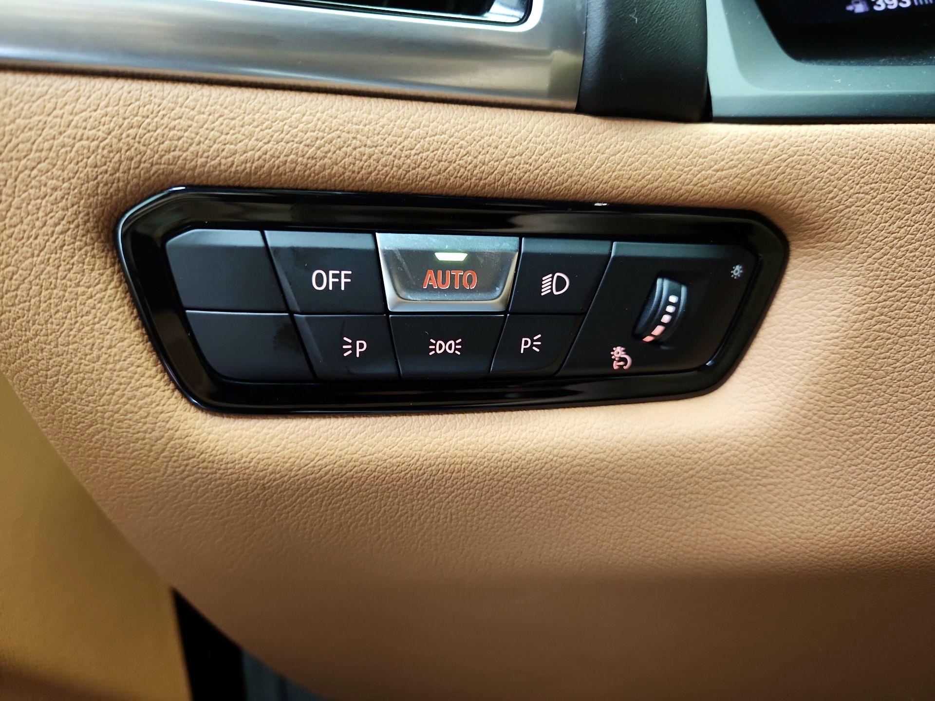 Thumbnail: 2020 BMW 8 Series - 13