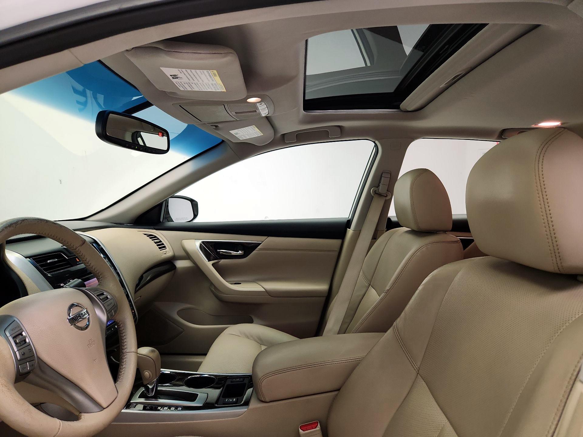 Thumbnail: 2014 Nissan Altima - 19