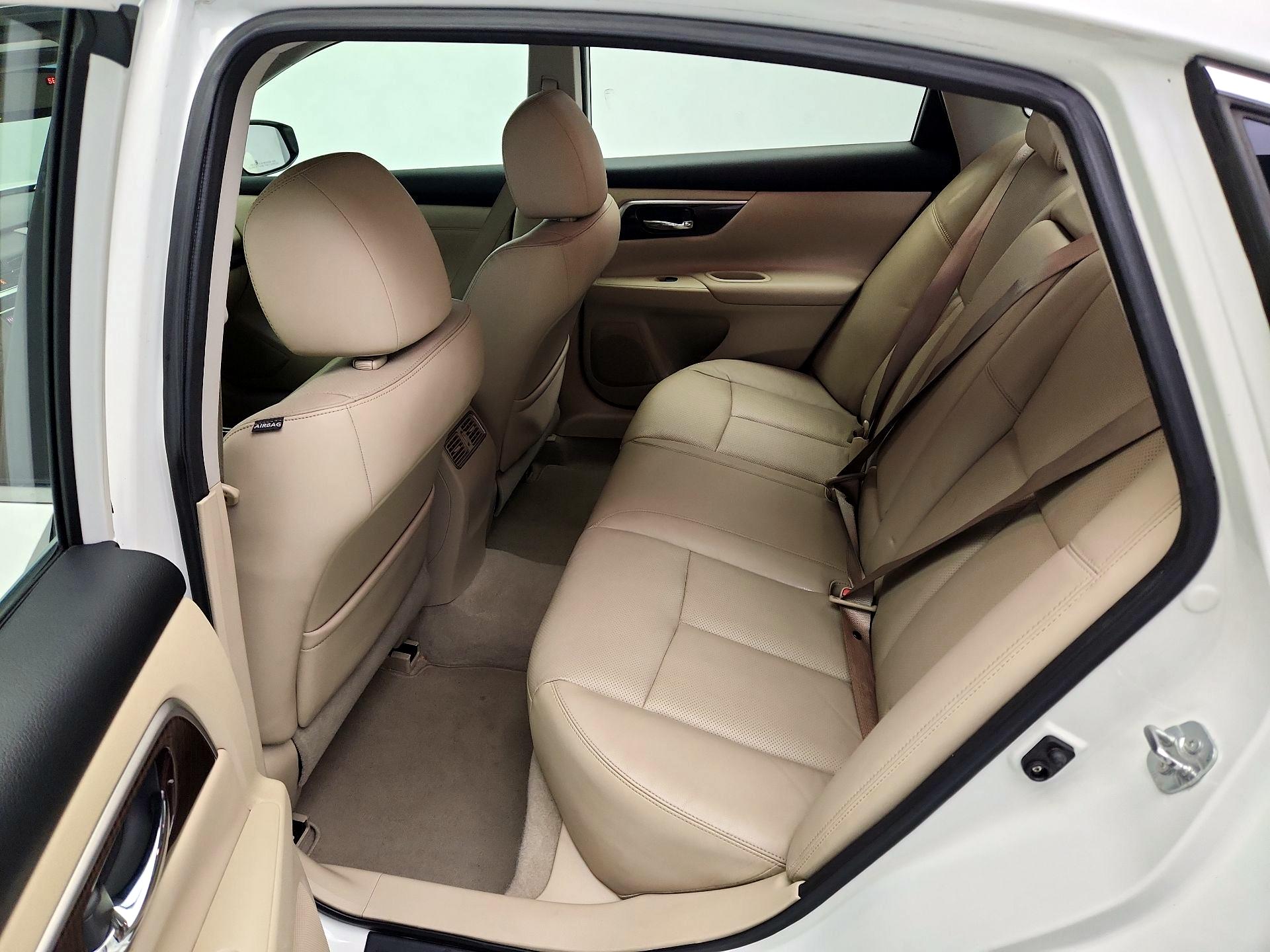 Thumbnail: 2014 Nissan Altima - 20