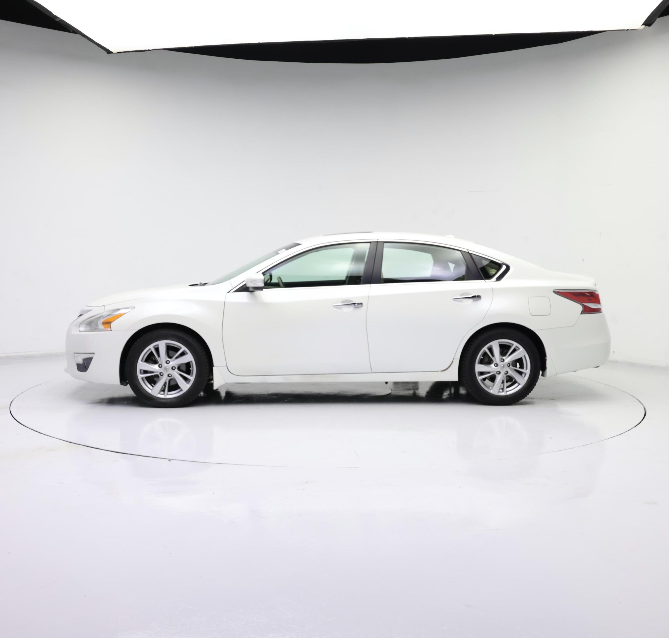 Thumbnail: 2014 Nissan Altima - 3