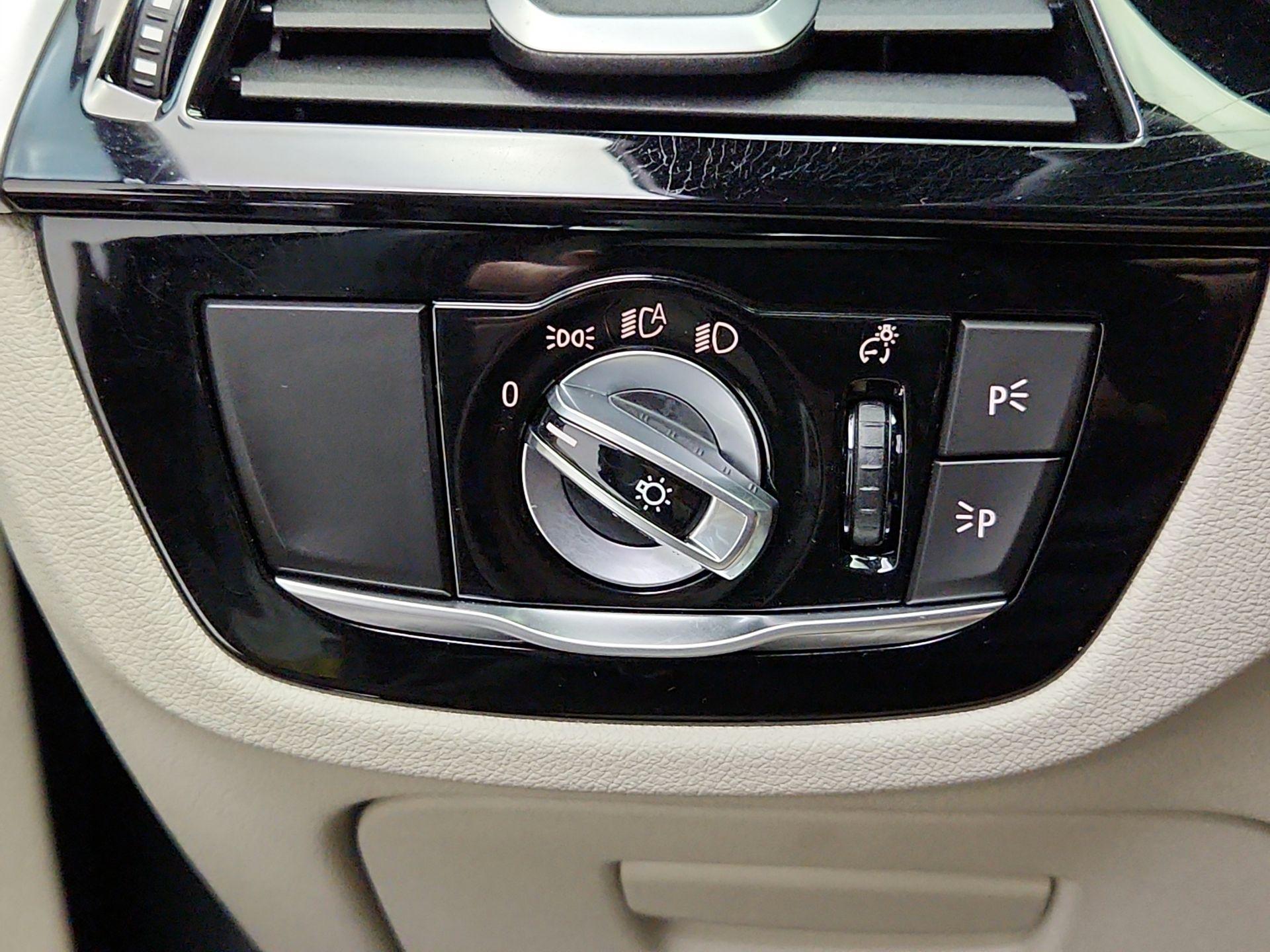 Thumbnail: 2021 BMW 5 Series - 13